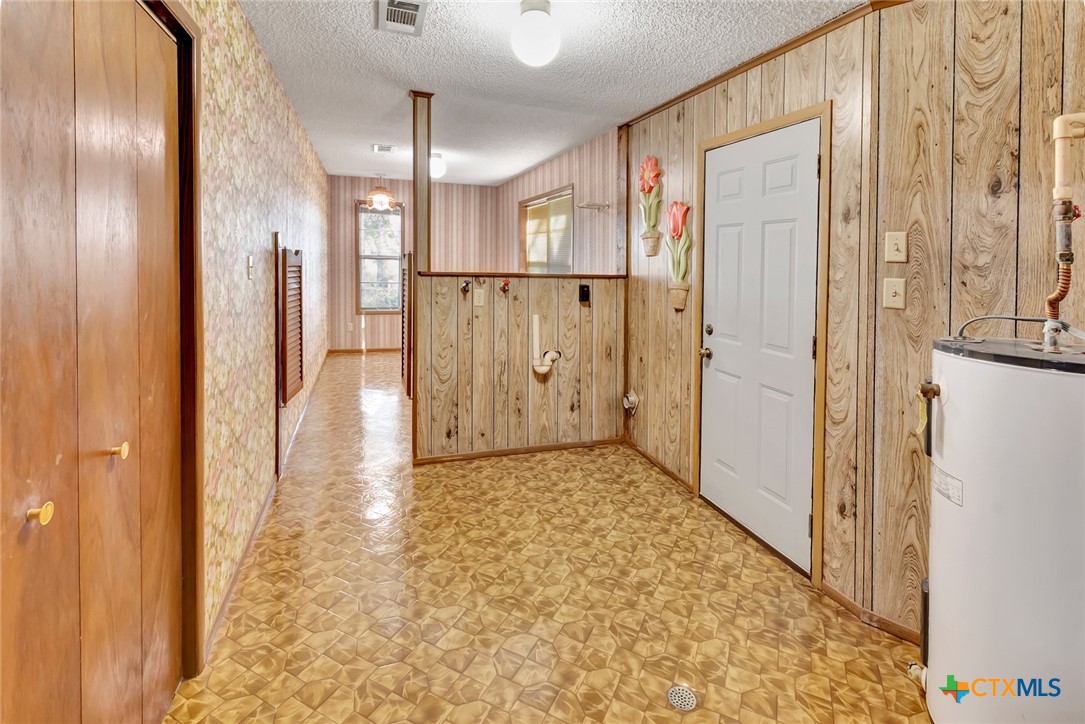 10957 N US Highway 77