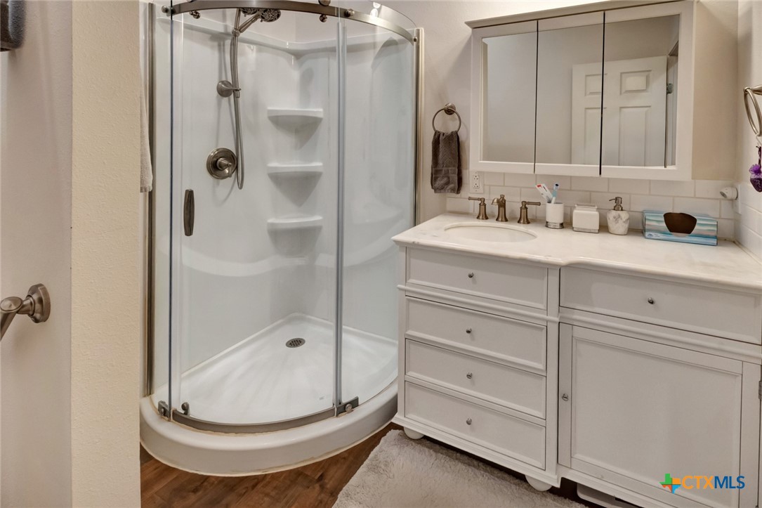 413 Private Road 1051