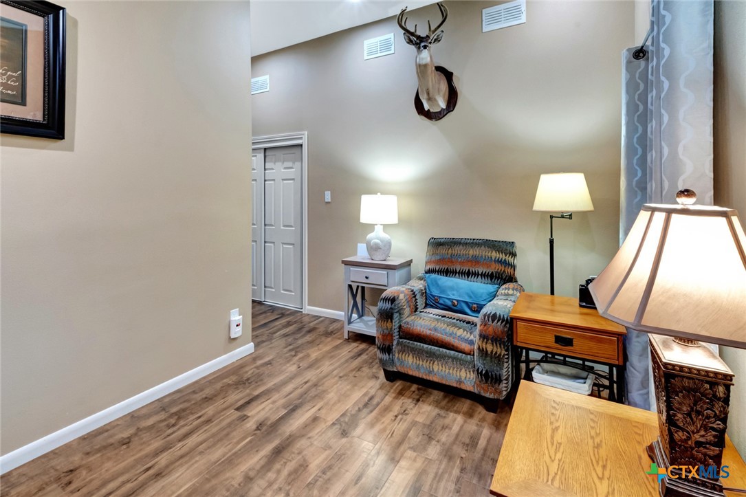 413 Private Road 1051