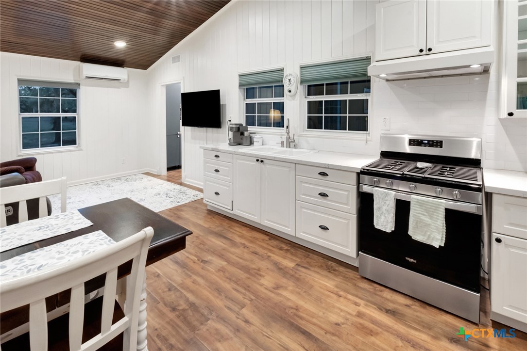 413 Private Road 1051