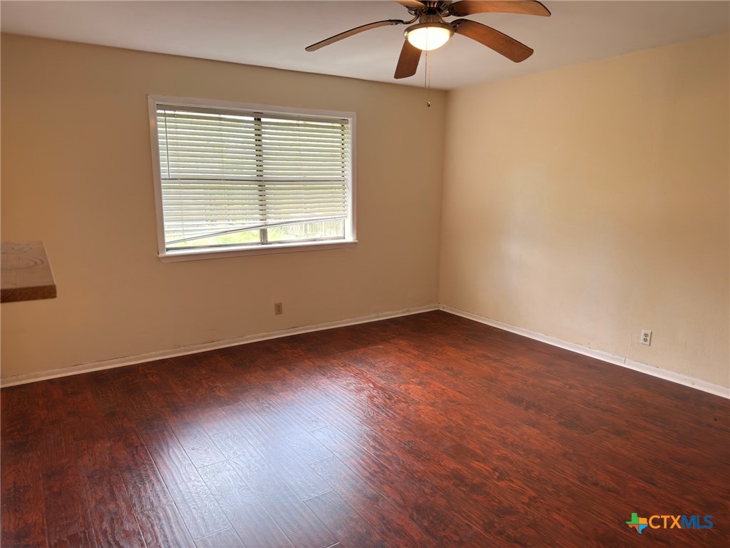 121 Byron Lane