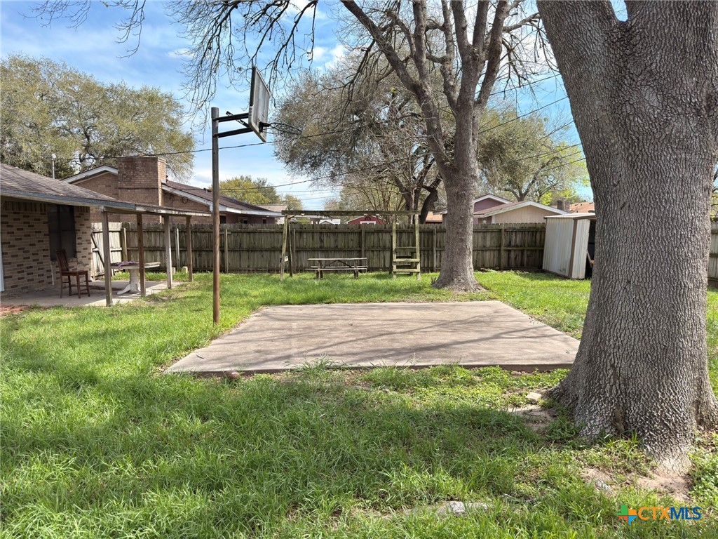 121 Byron Lane