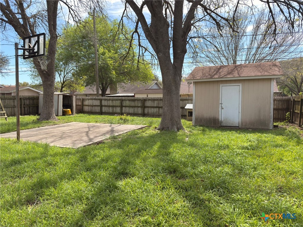 121 Byron Lane