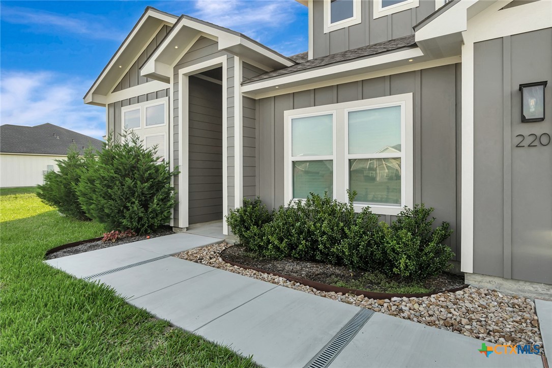 220 Whitetail Lane