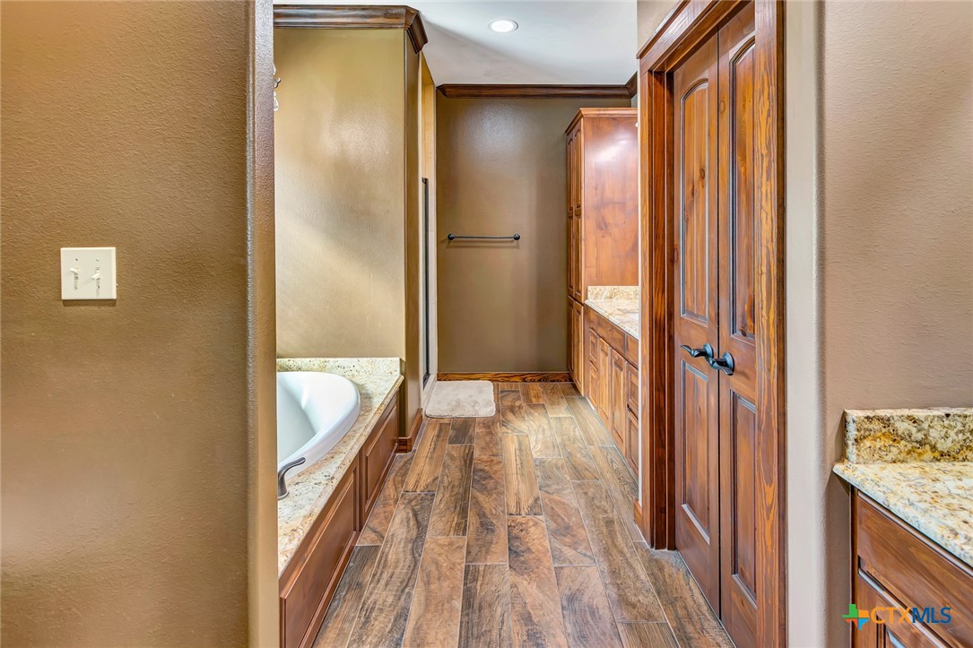 121 Spring Ridge