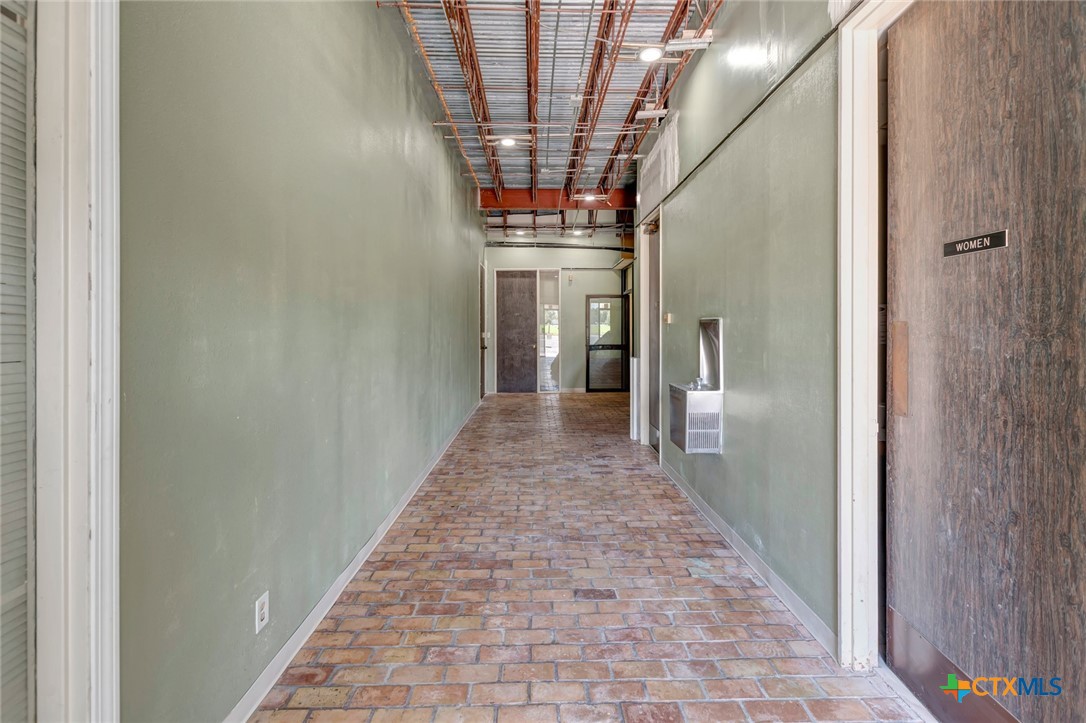 1910 Commerce Street