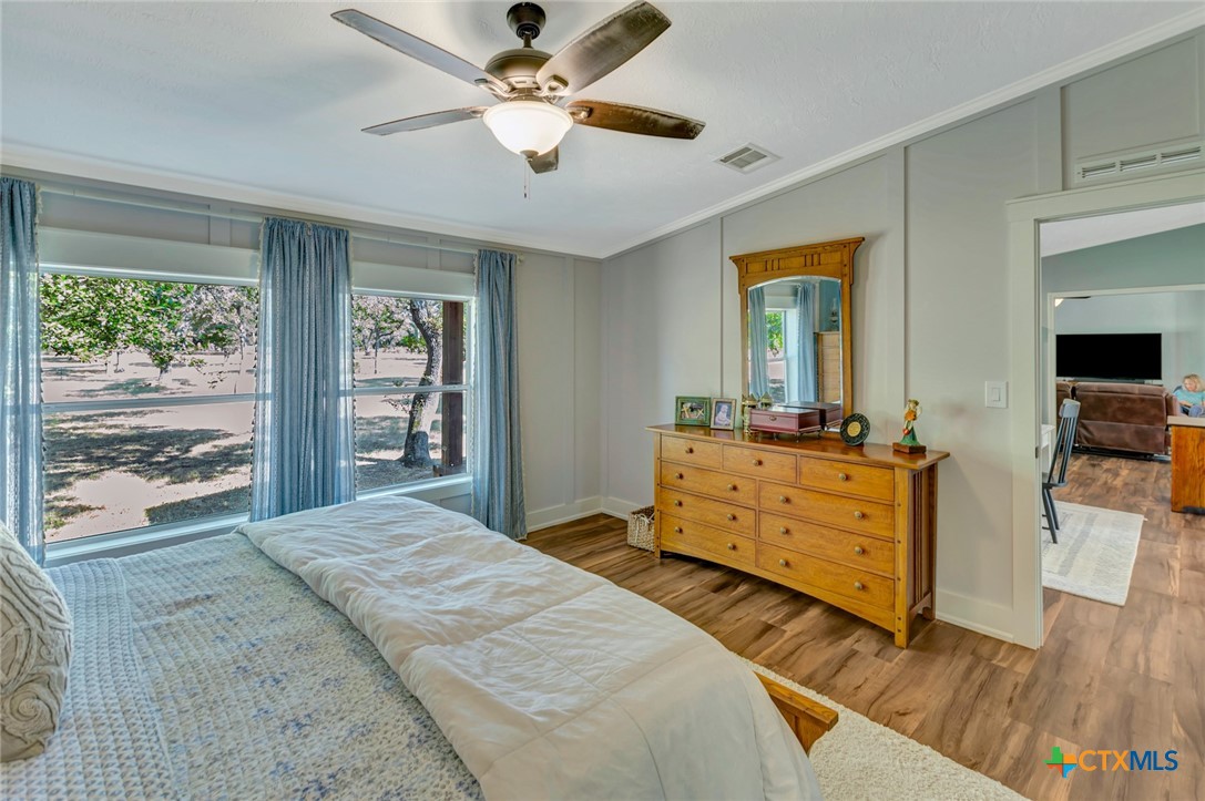 1079 Private Road 1051