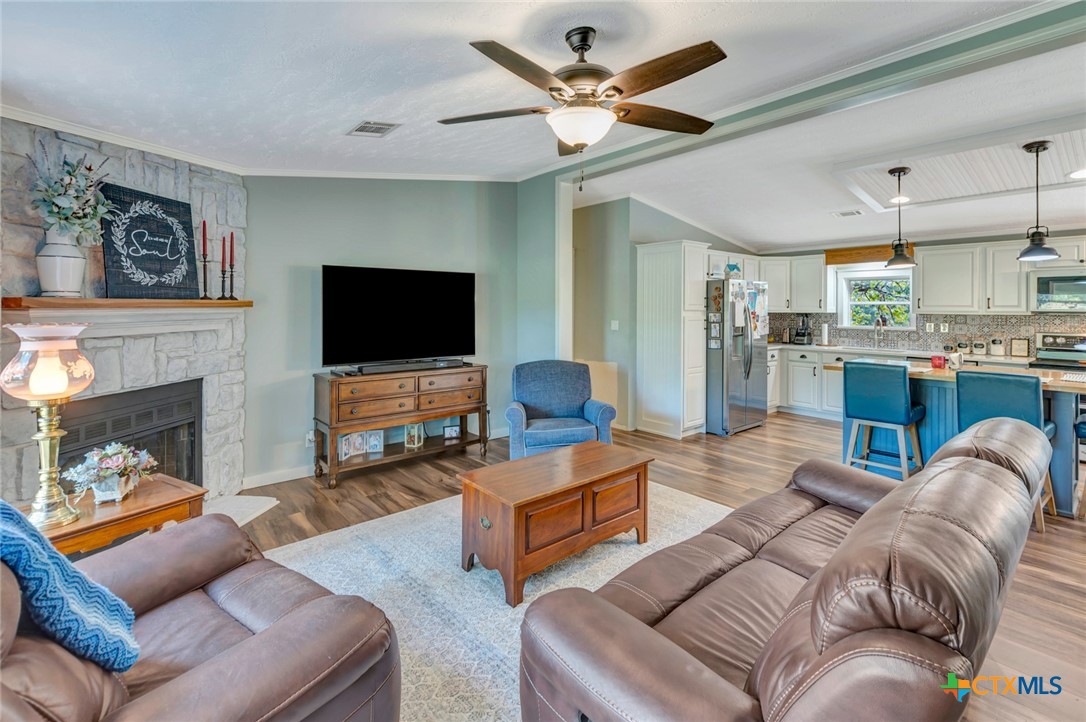 1079 Private Road 1051