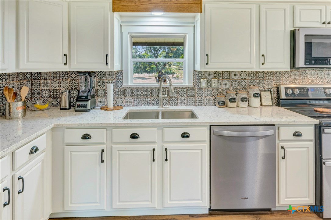 1079 Private Road 1051
