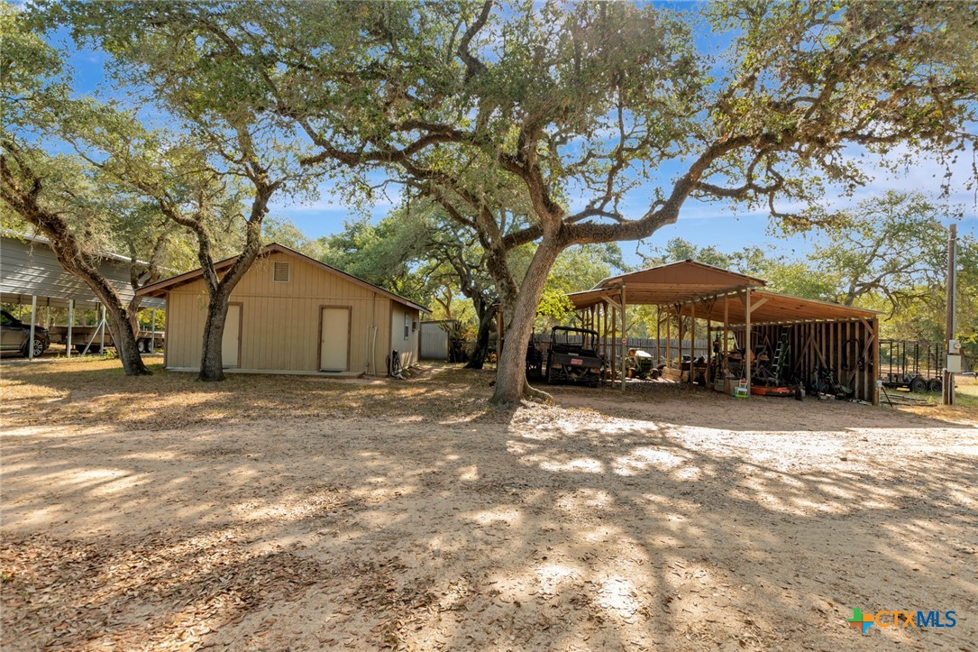 1079 Private Road 1051