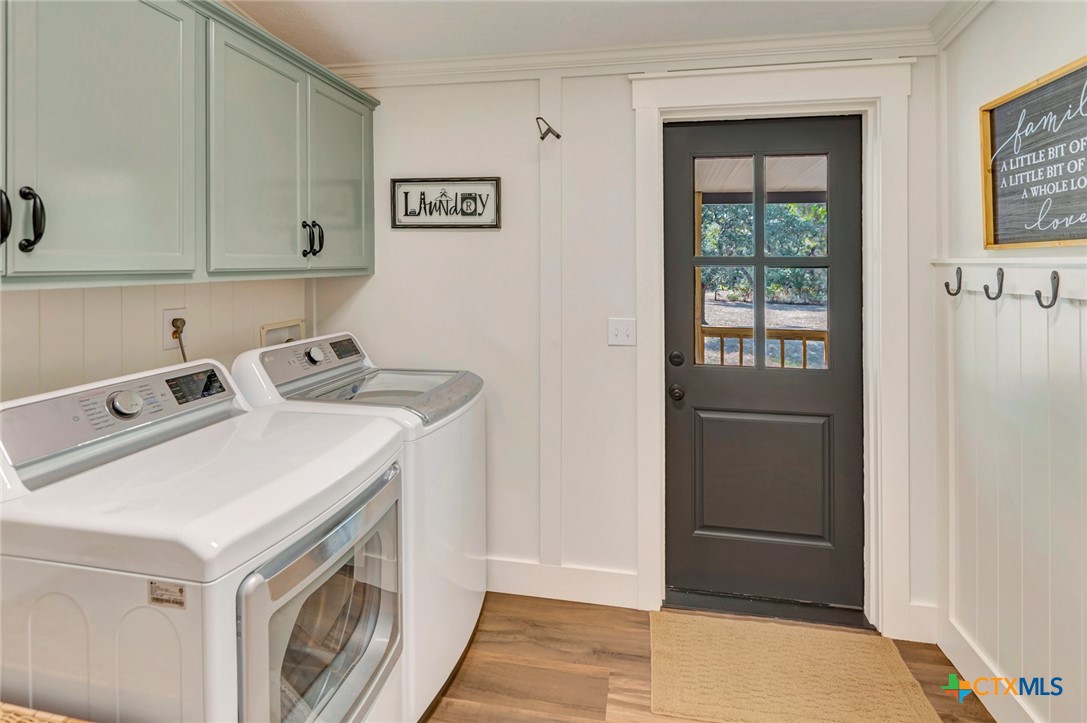 1079 Private Road 1051