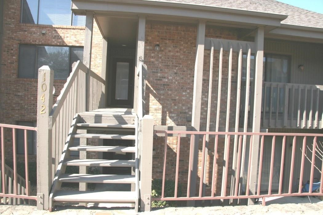 1042 Signal Ridge Place