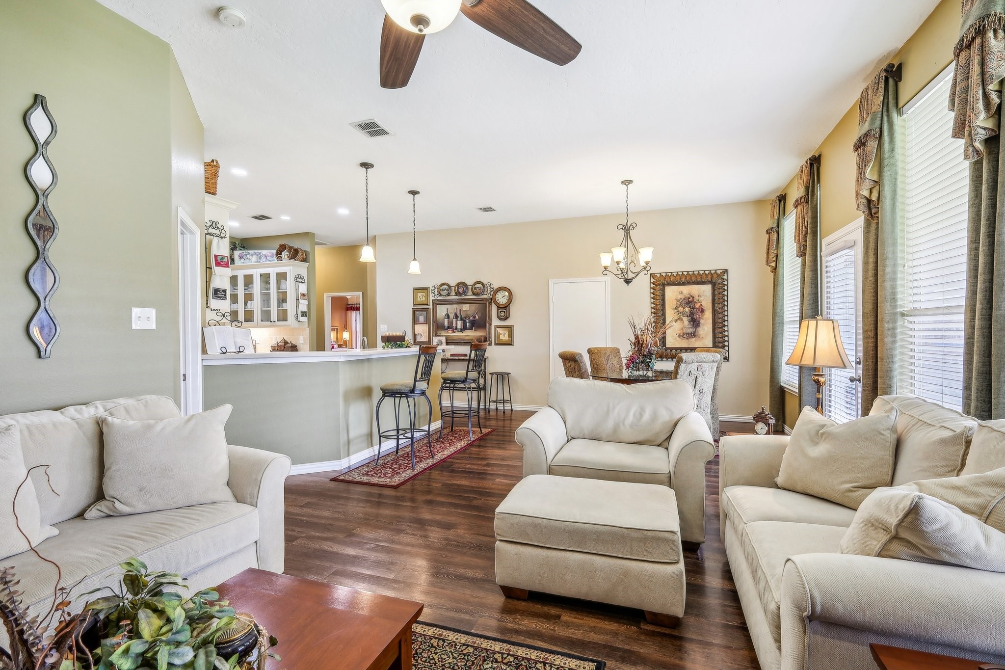 324 Williamsburg Drive