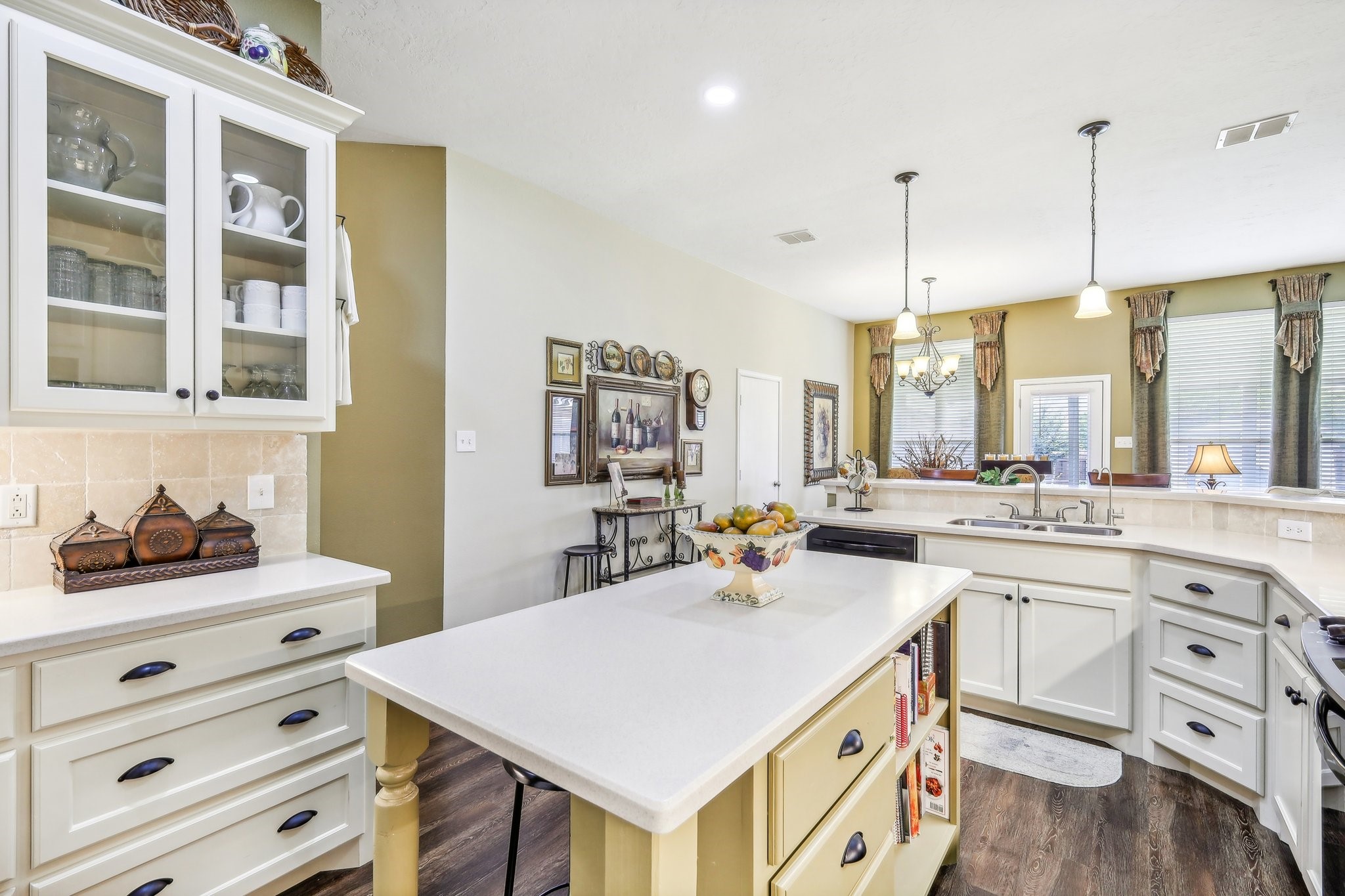 324 Williamsburg Drive