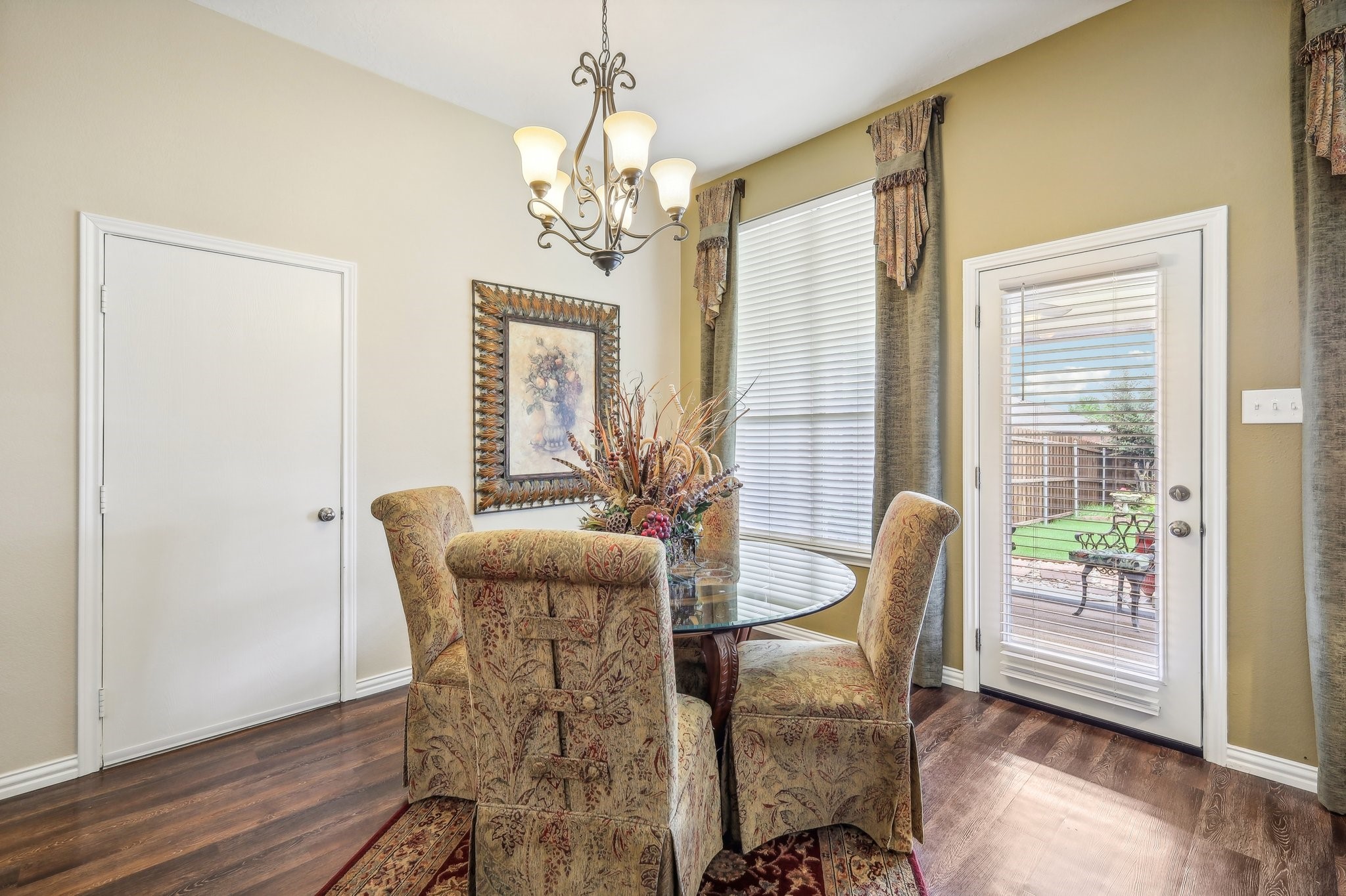 324 Williamsburg Drive