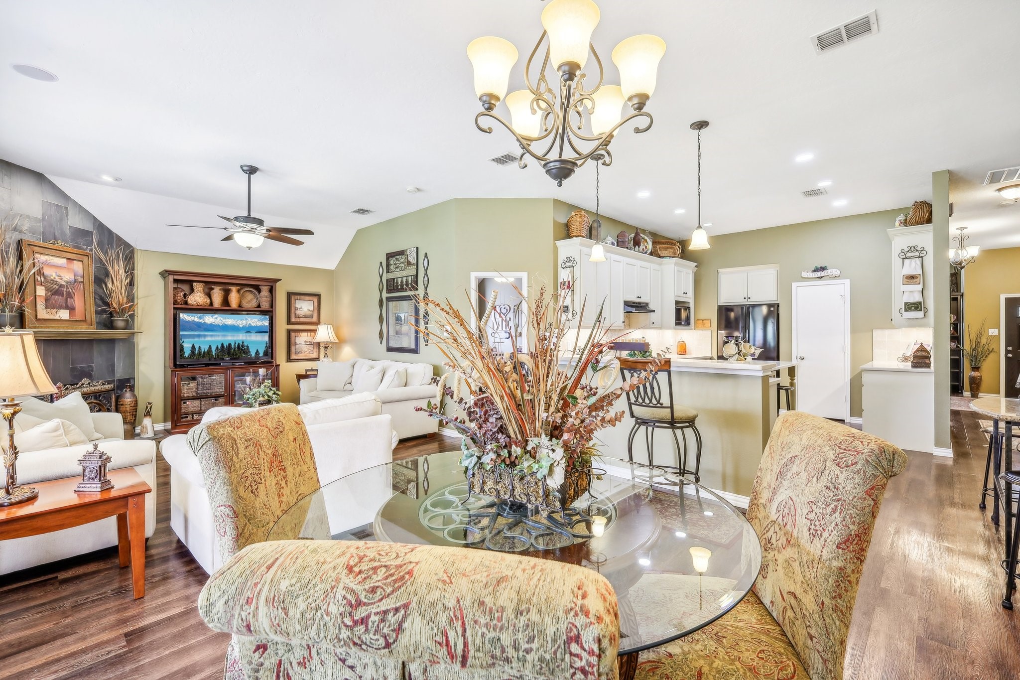 324 Williamsburg Drive