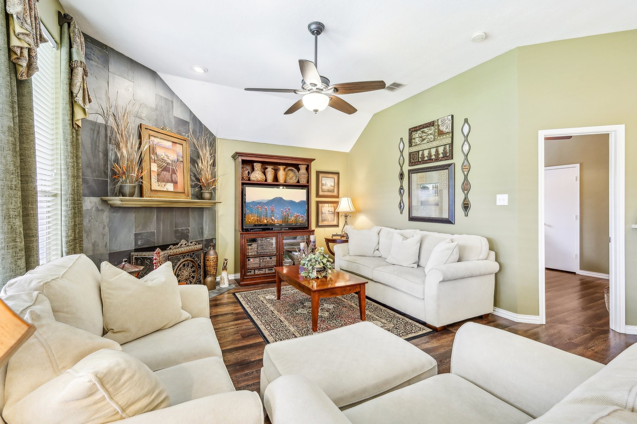 324 Williamsburg Drive