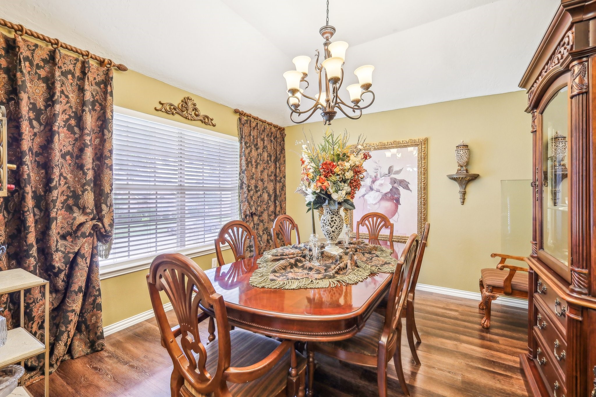 324 Williamsburg Drive