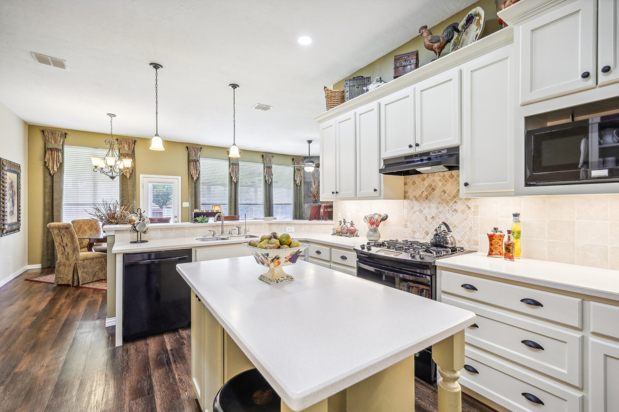 324 Williamsburg Drive