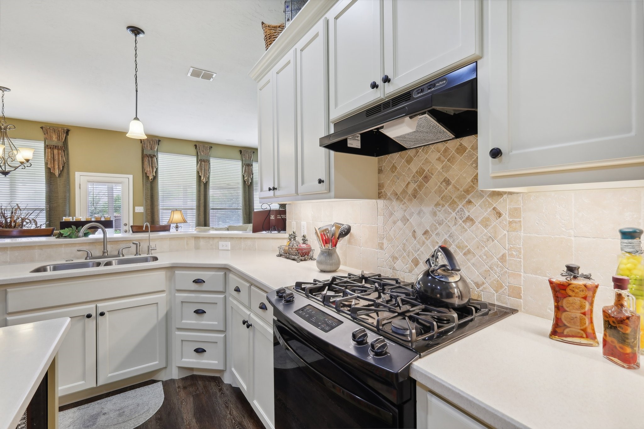 324 Williamsburg Drive