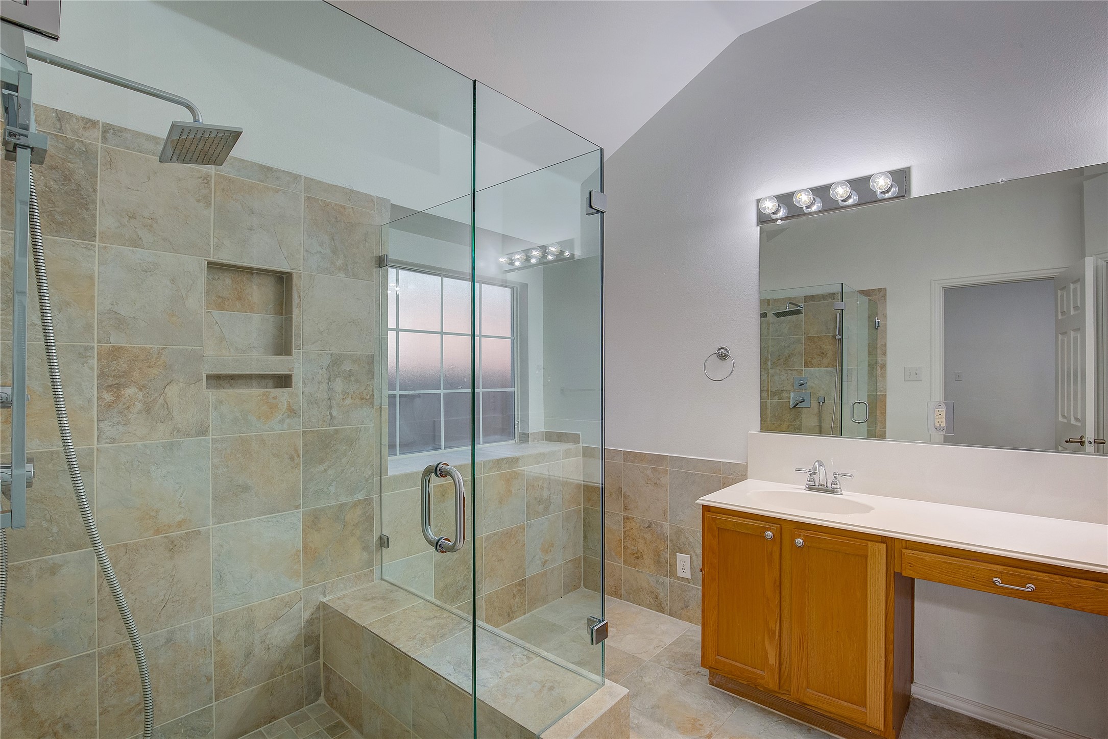 1231 Hillcrest Drive