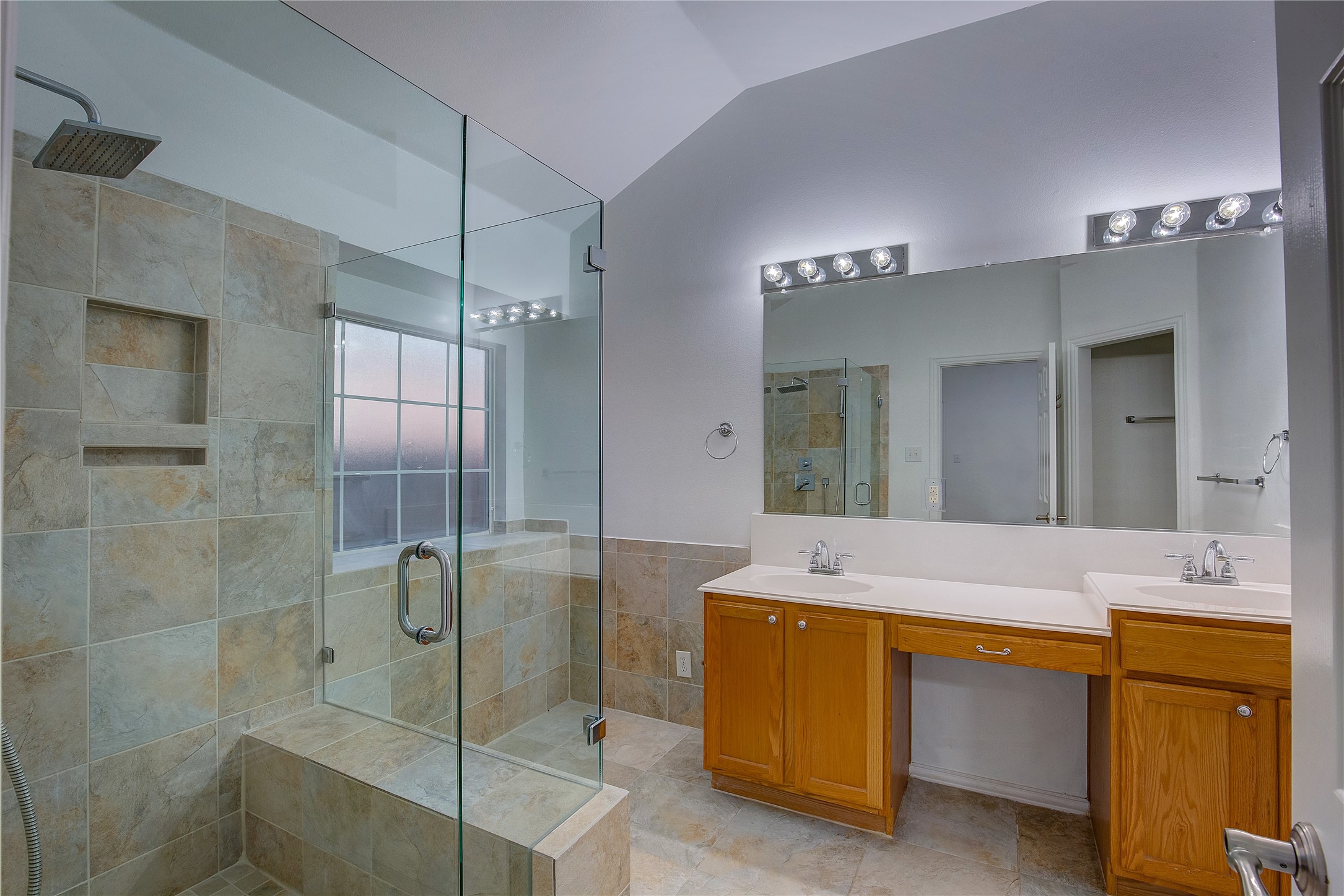 1231 Hillcrest Drive