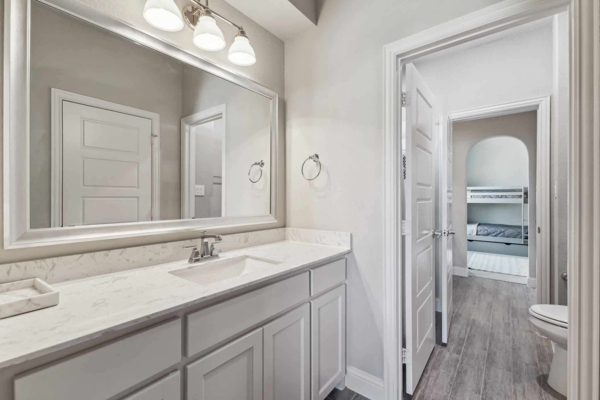 11118 Medallion Lane