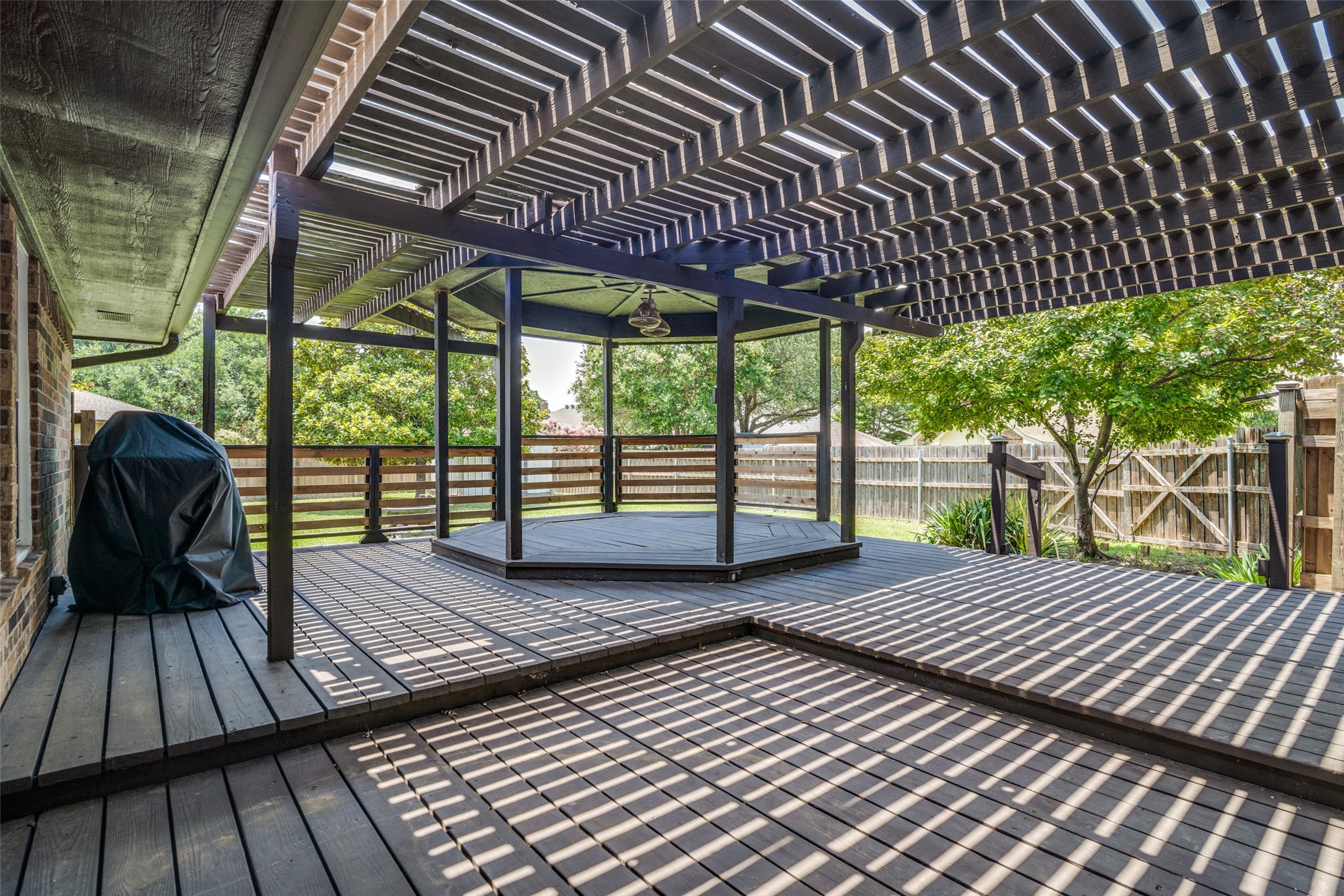 913 Lake Meadows Drive