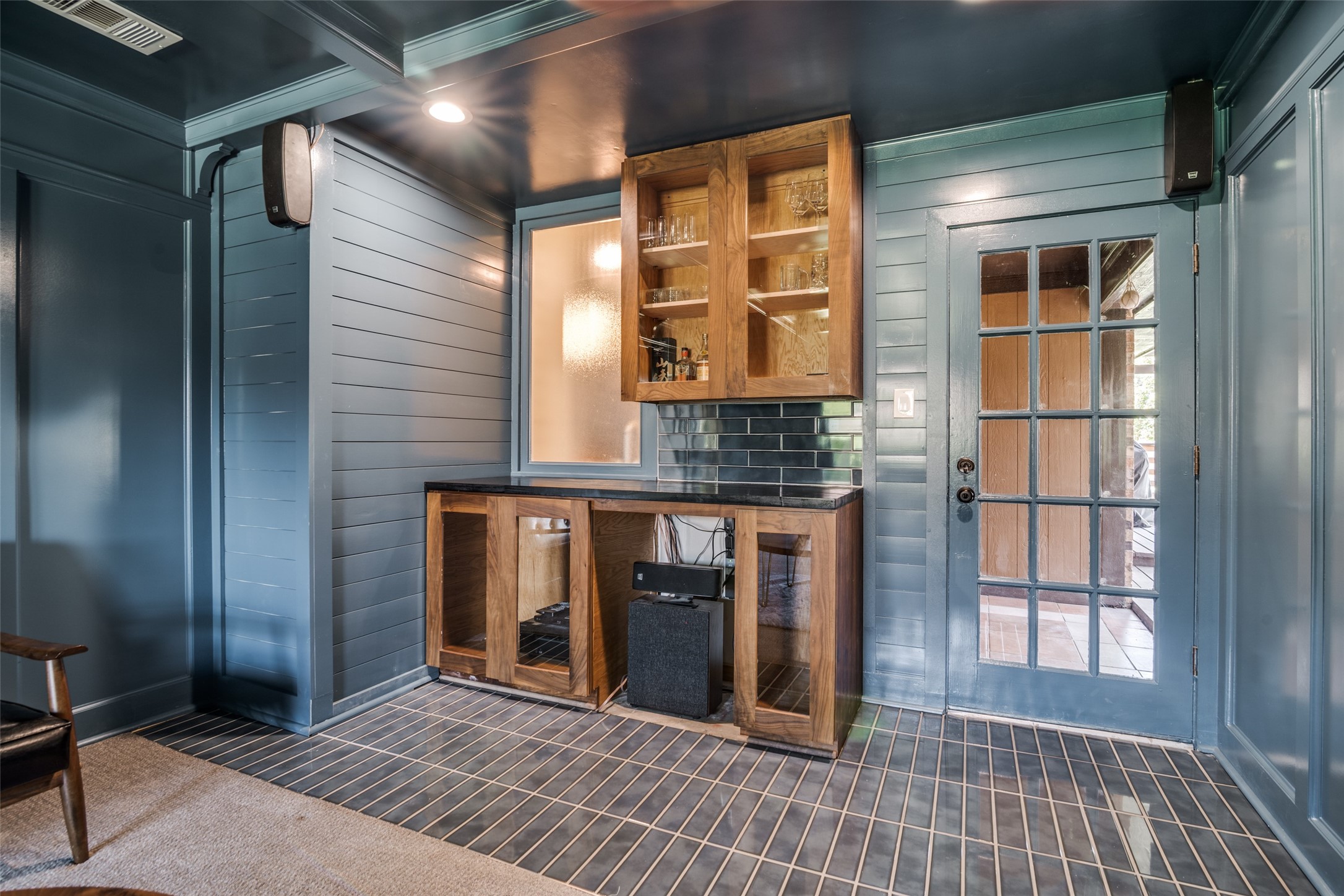 913 Lake Meadows Drive