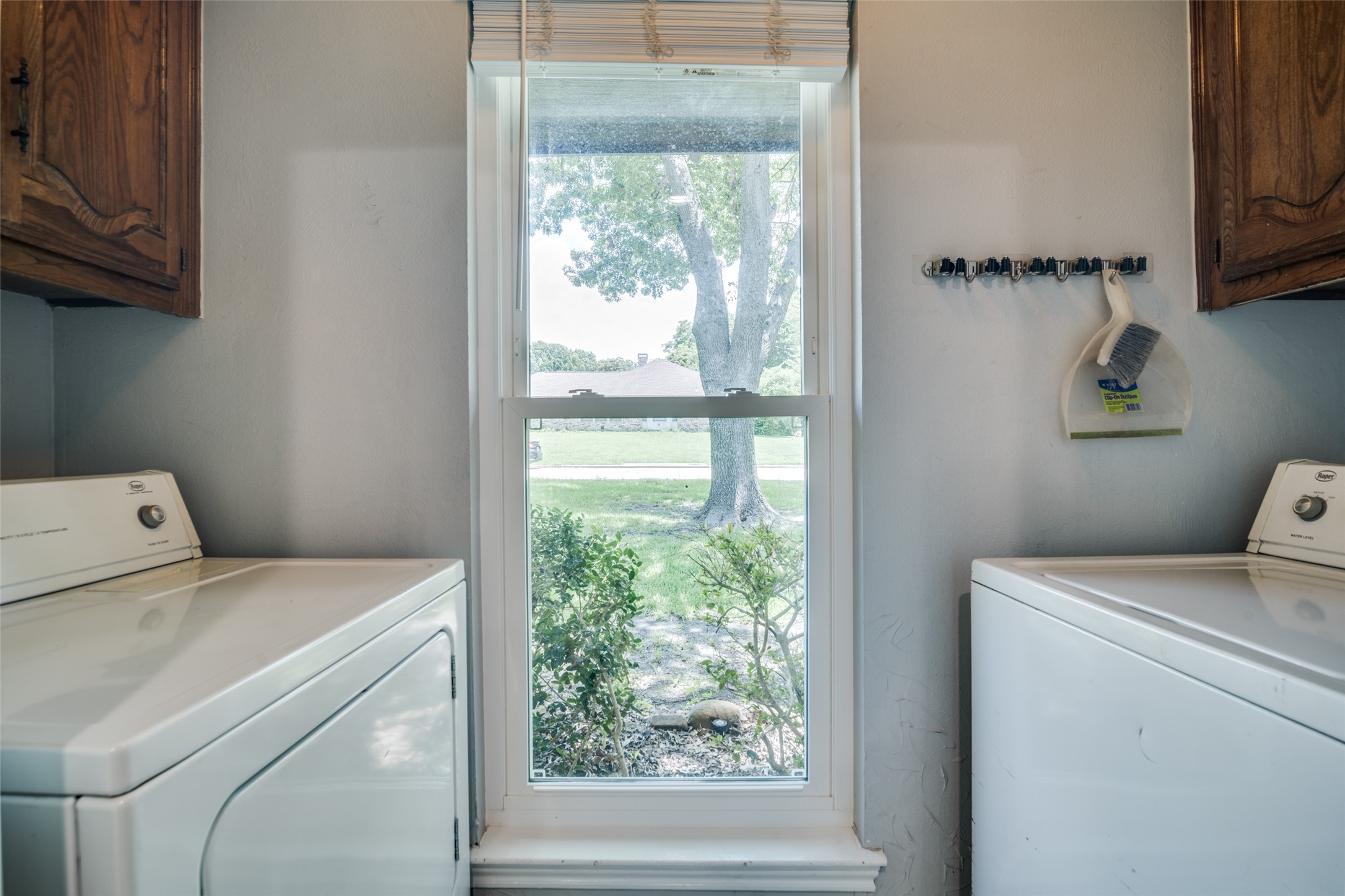 913 Lake Meadows Drive