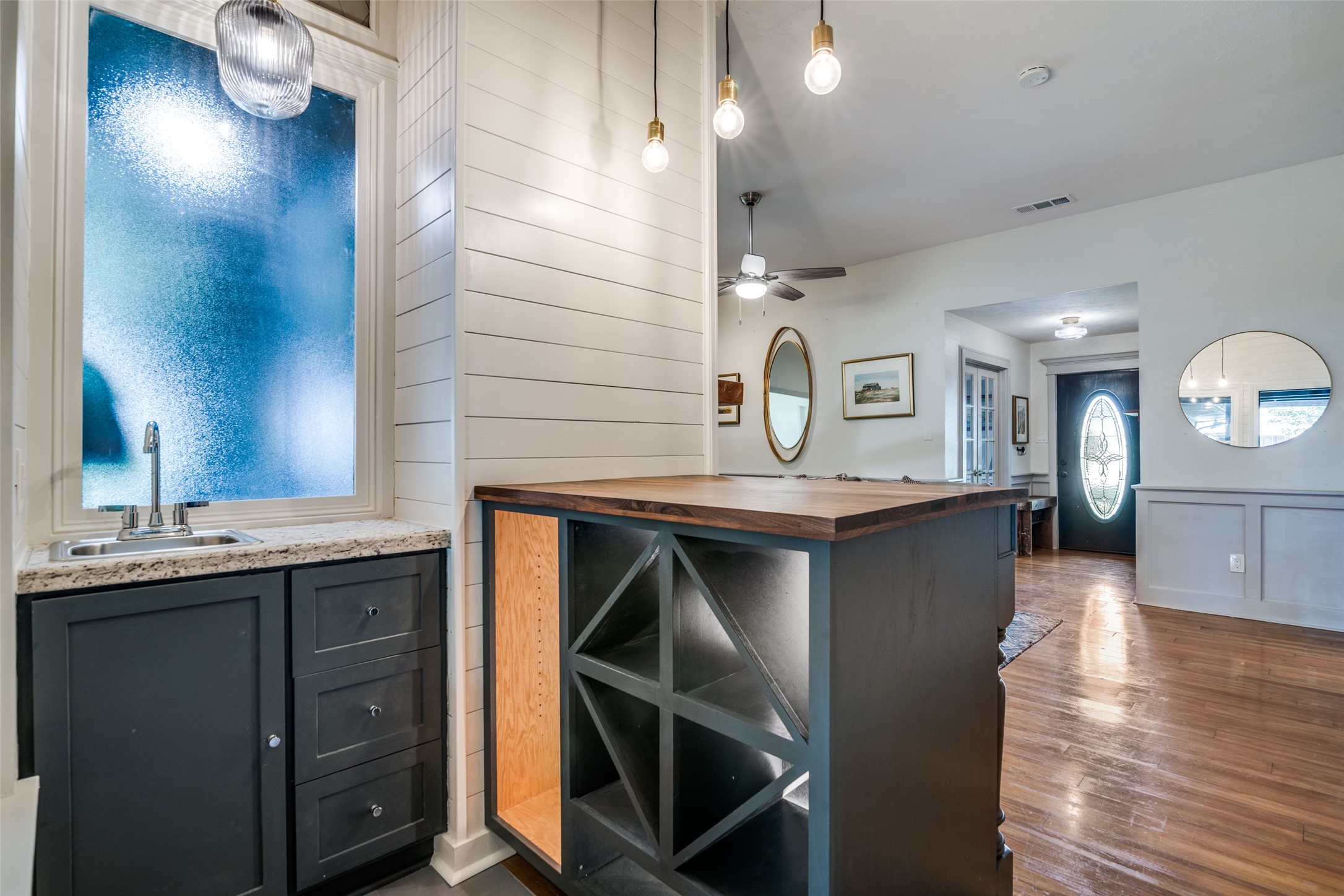 913 Lake Meadows Drive