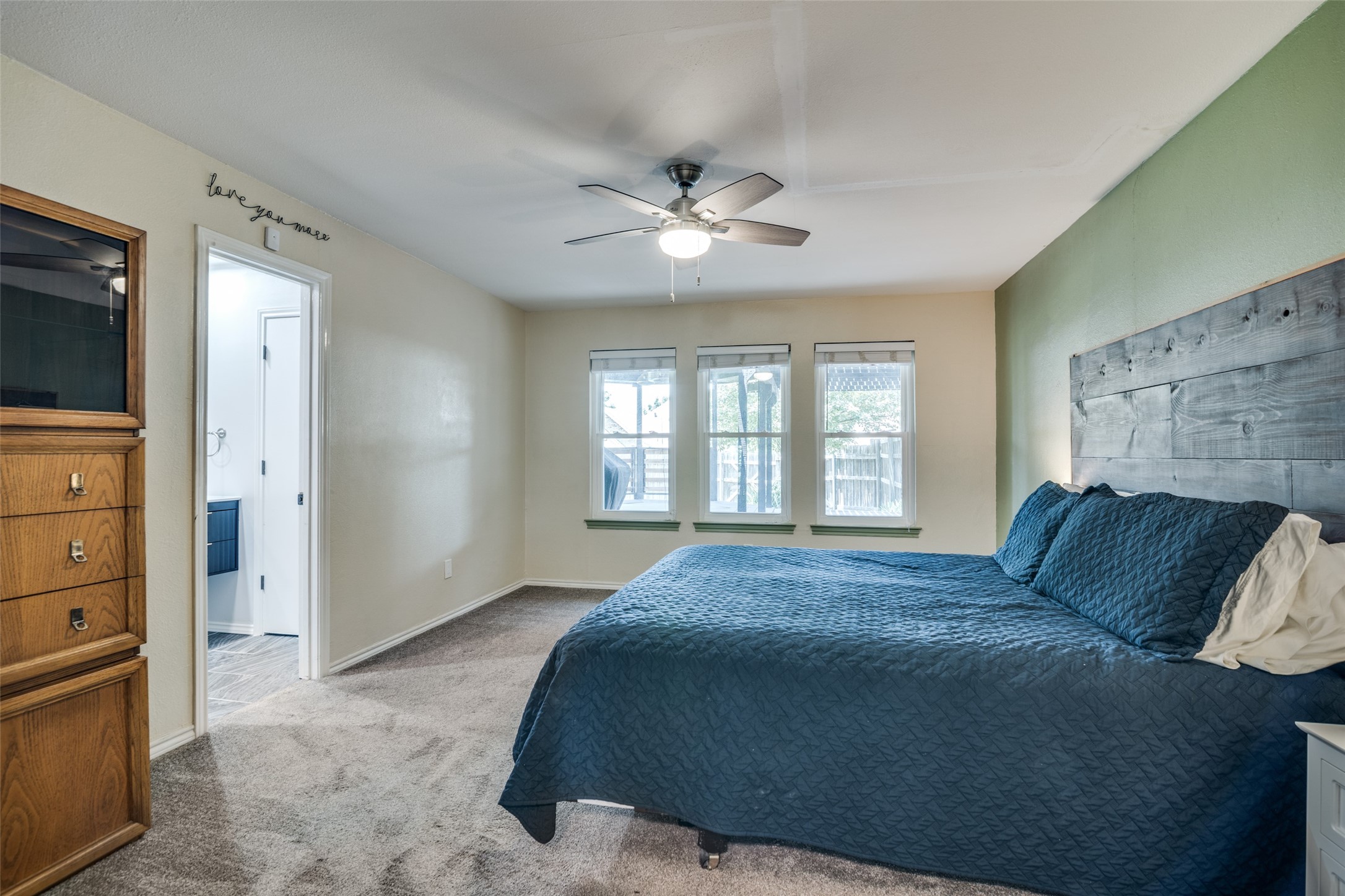 913 Lake Meadows Drive