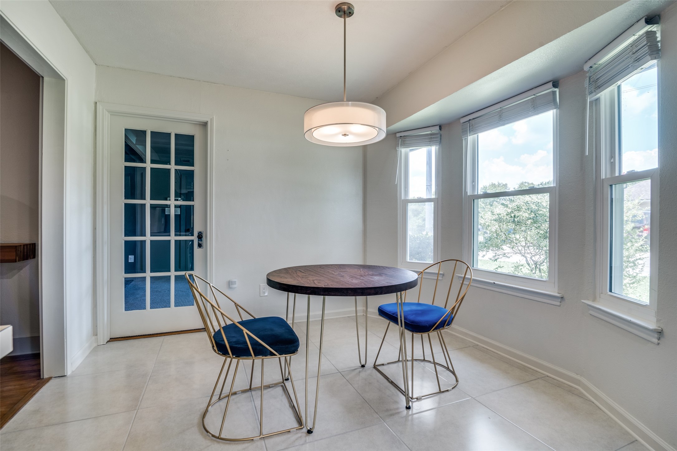 913 Lake Meadows Drive