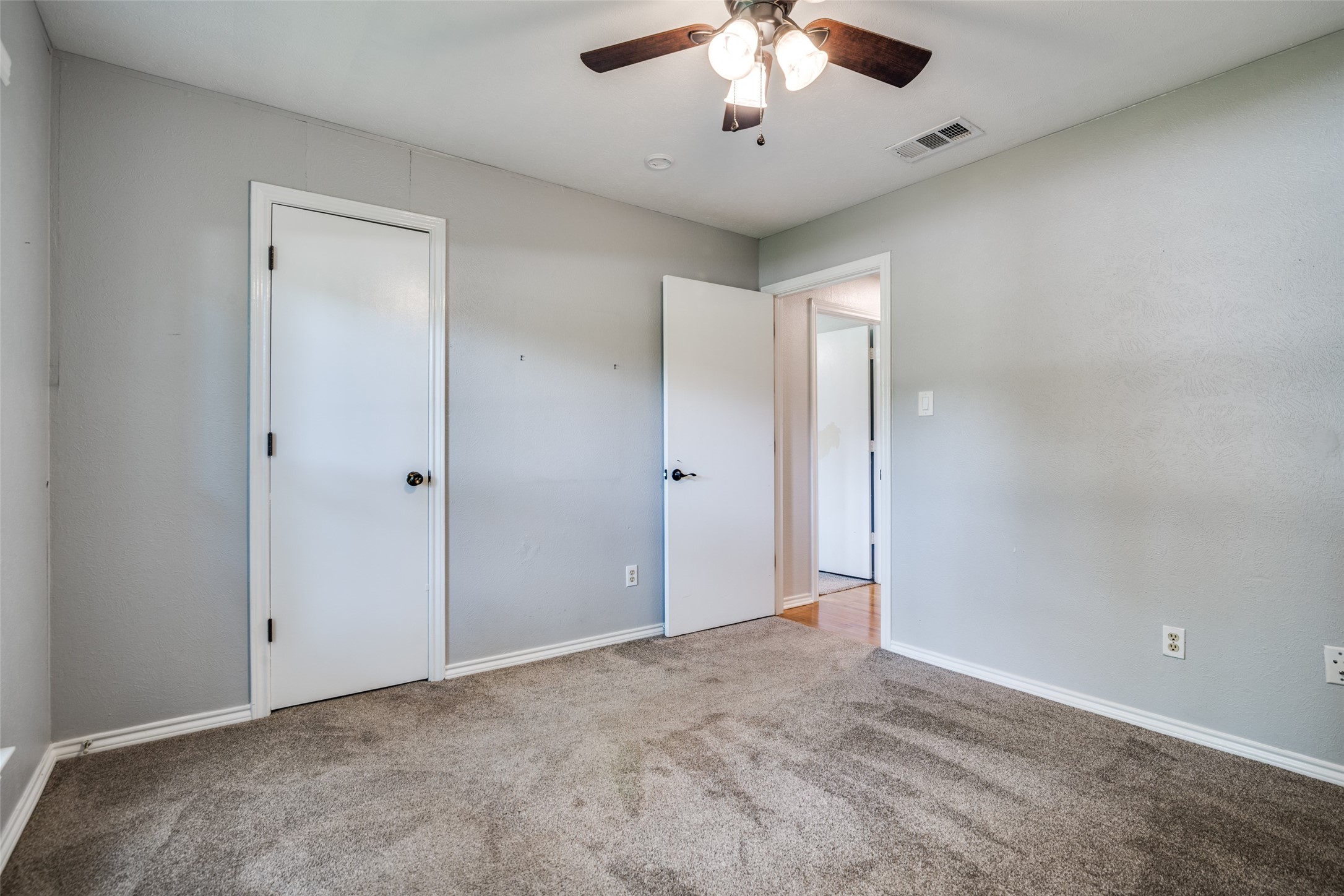 913 Lake Meadows Drive