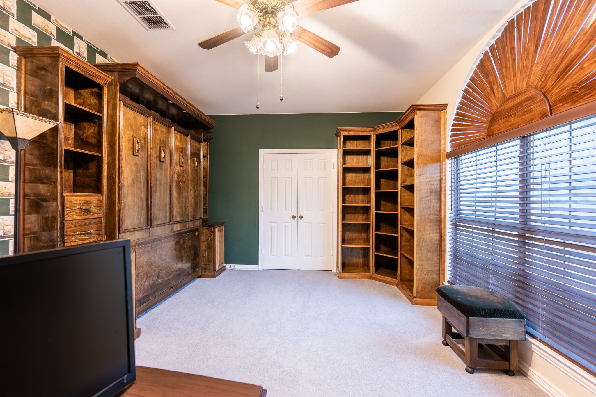 1046 Courtney Circle