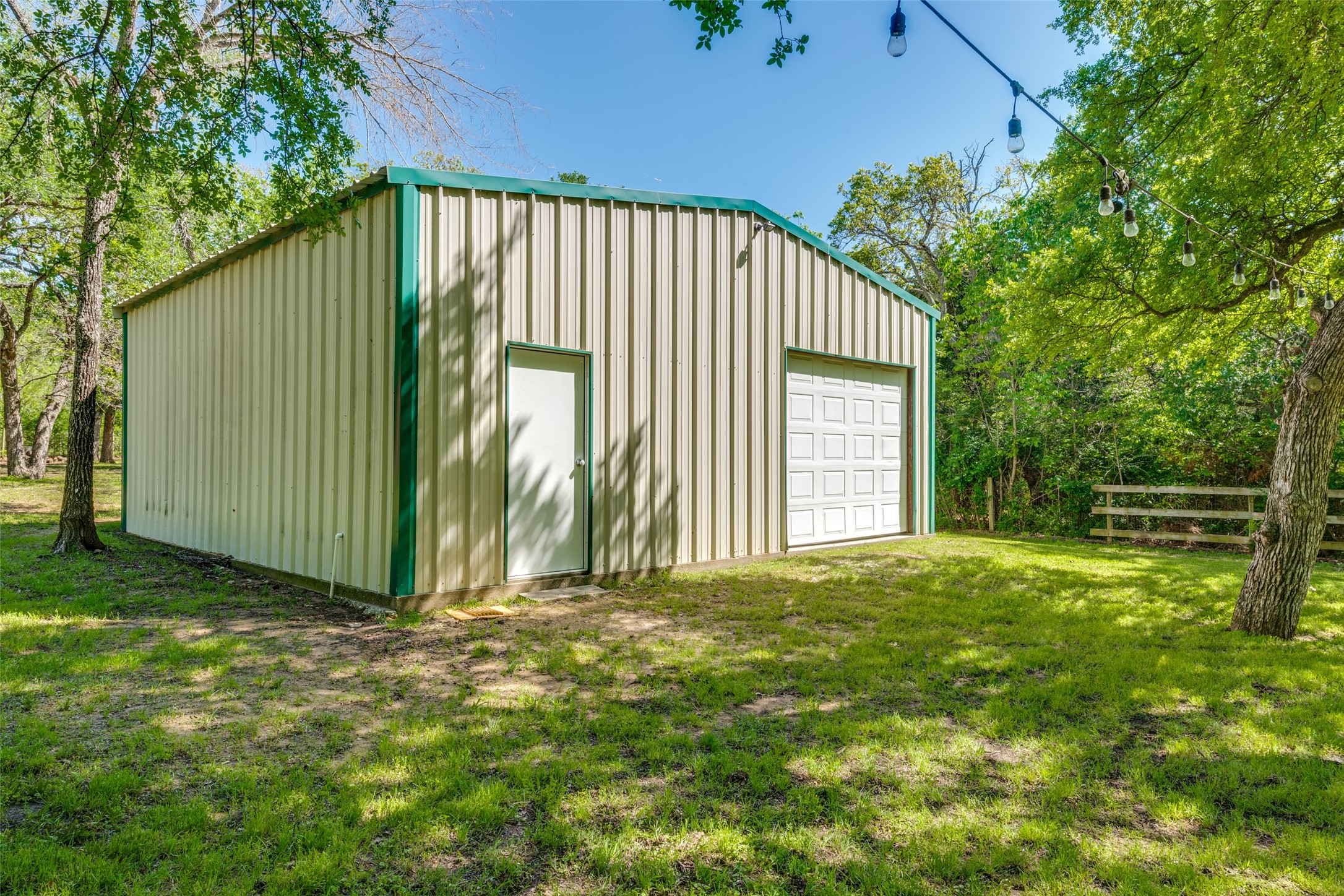 711 Majestic Oaks Drive