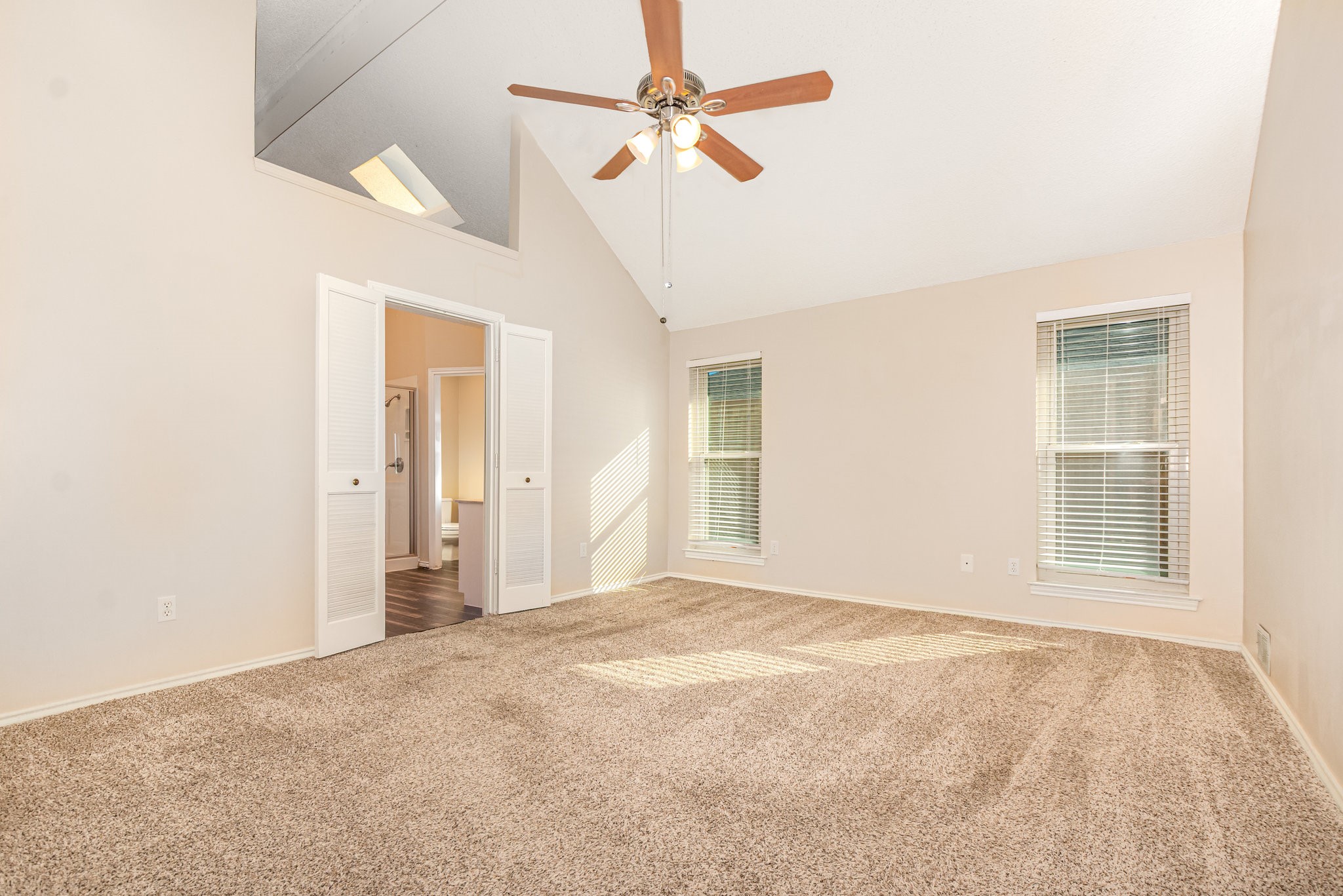 2015 Robin Hill Lane