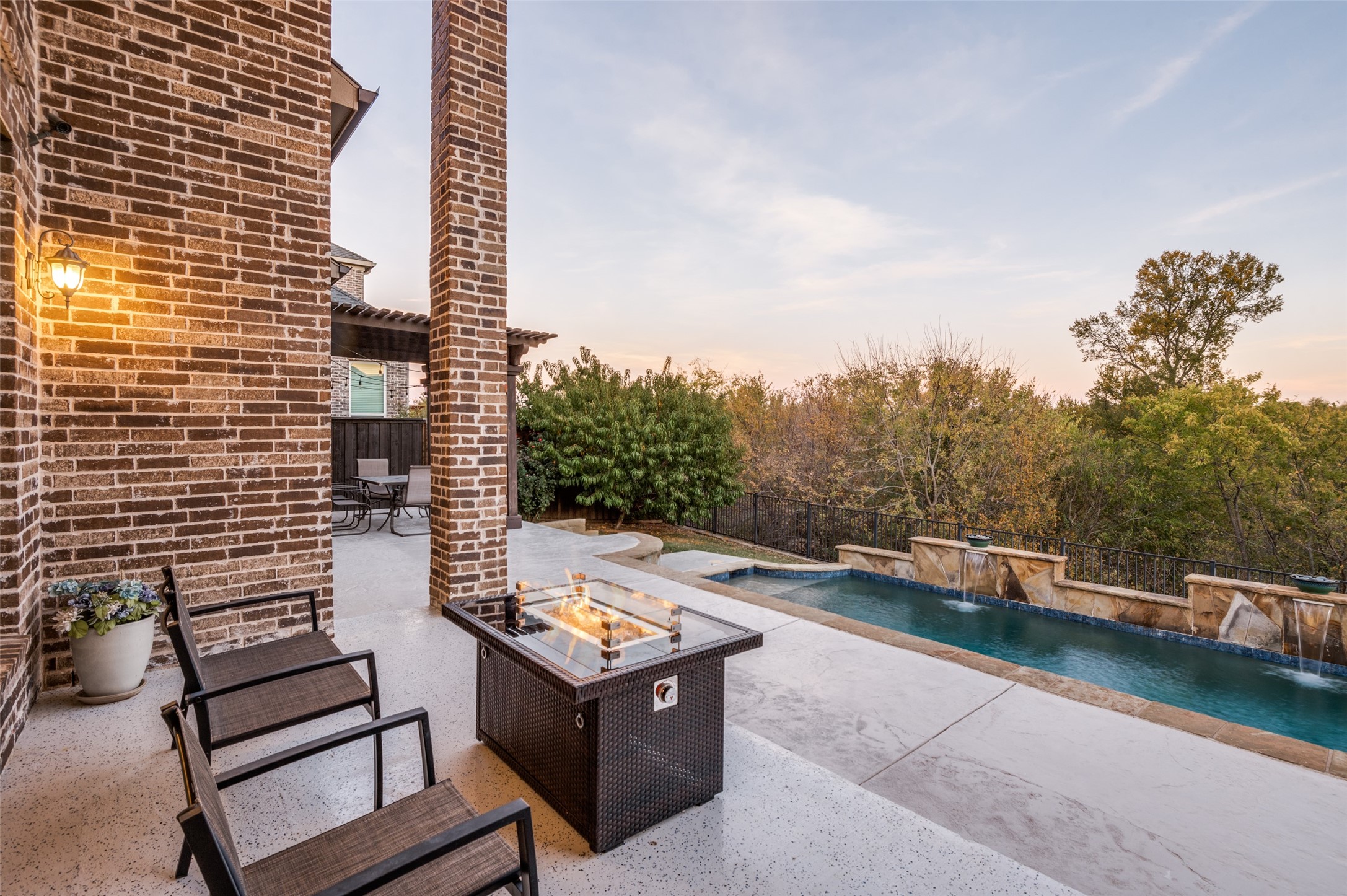 4415 Chantilly Lane