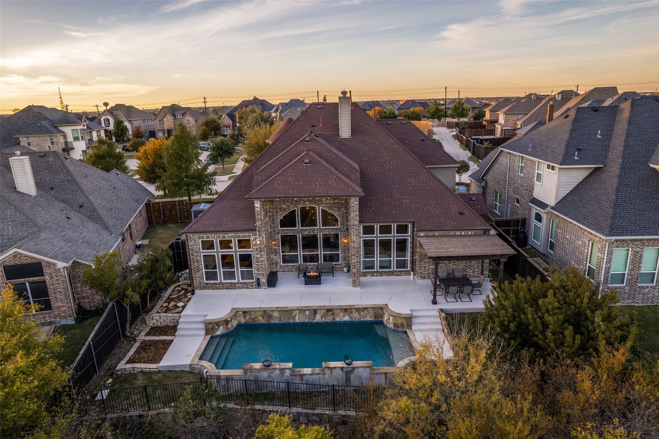 4415 Chantilly Lane