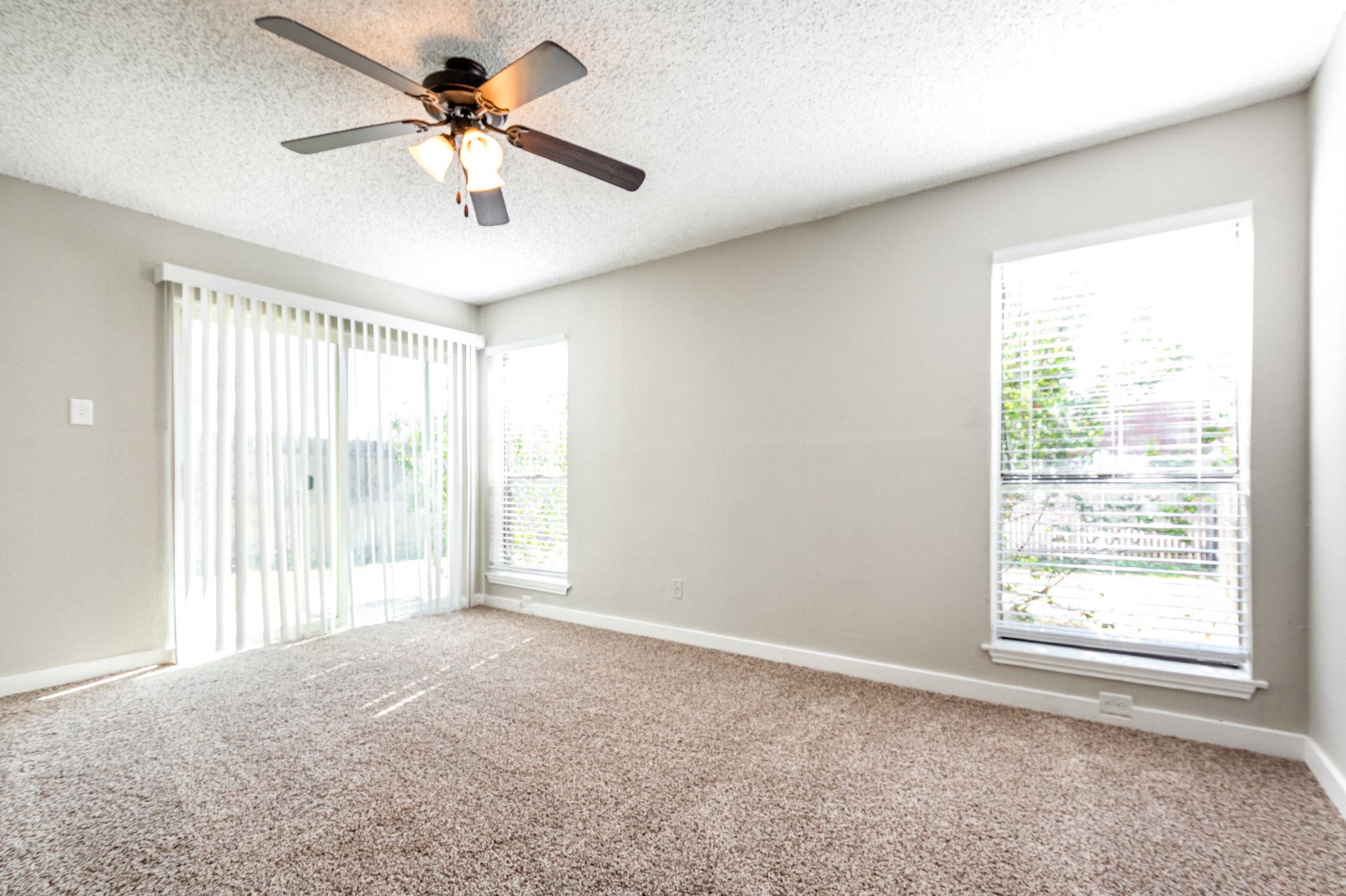 2212 Heritage Circle