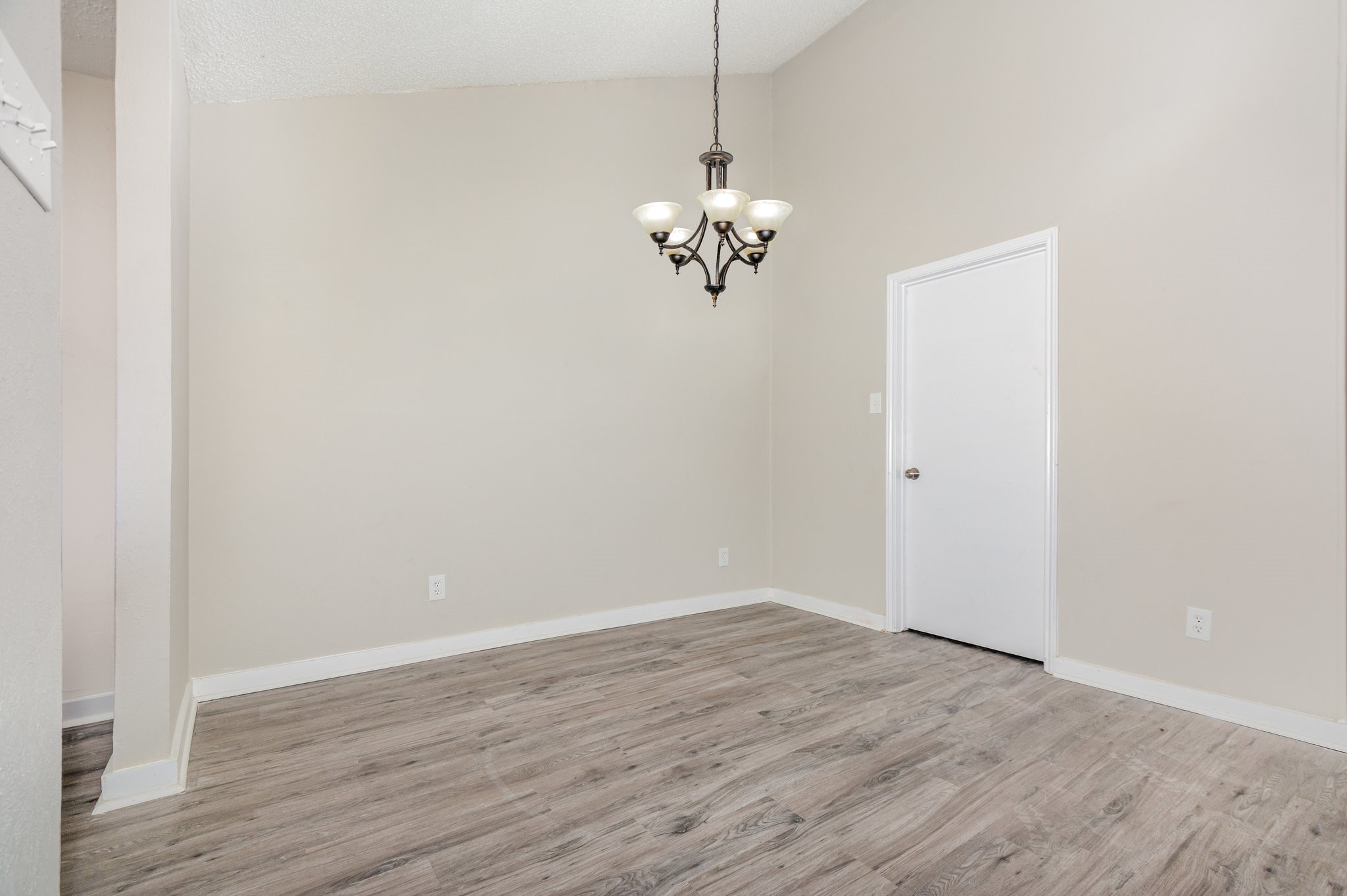 2212 Heritage Circle