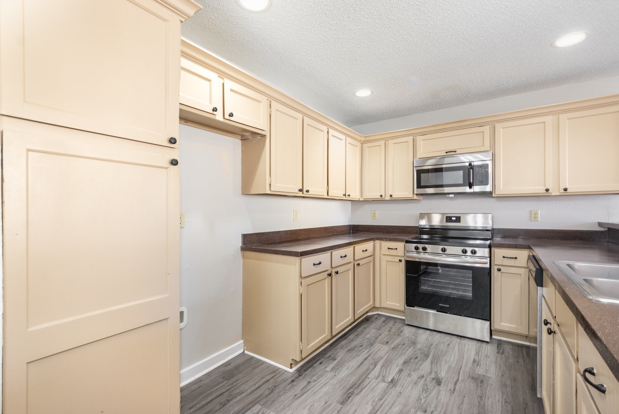 2212 Heritage Circle