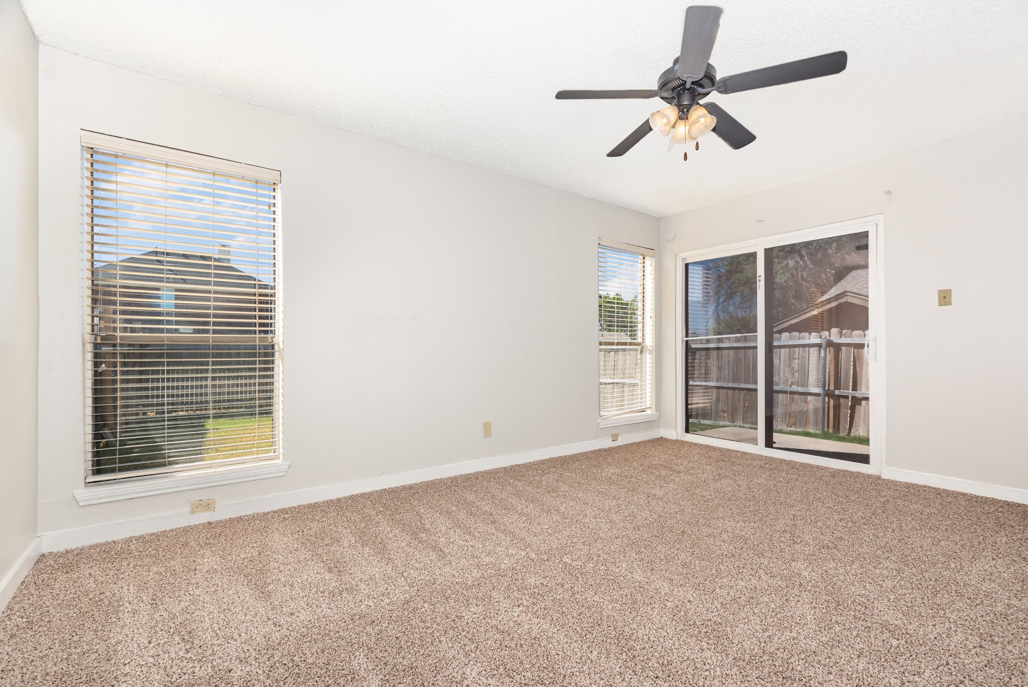 2212 Heritage Circle