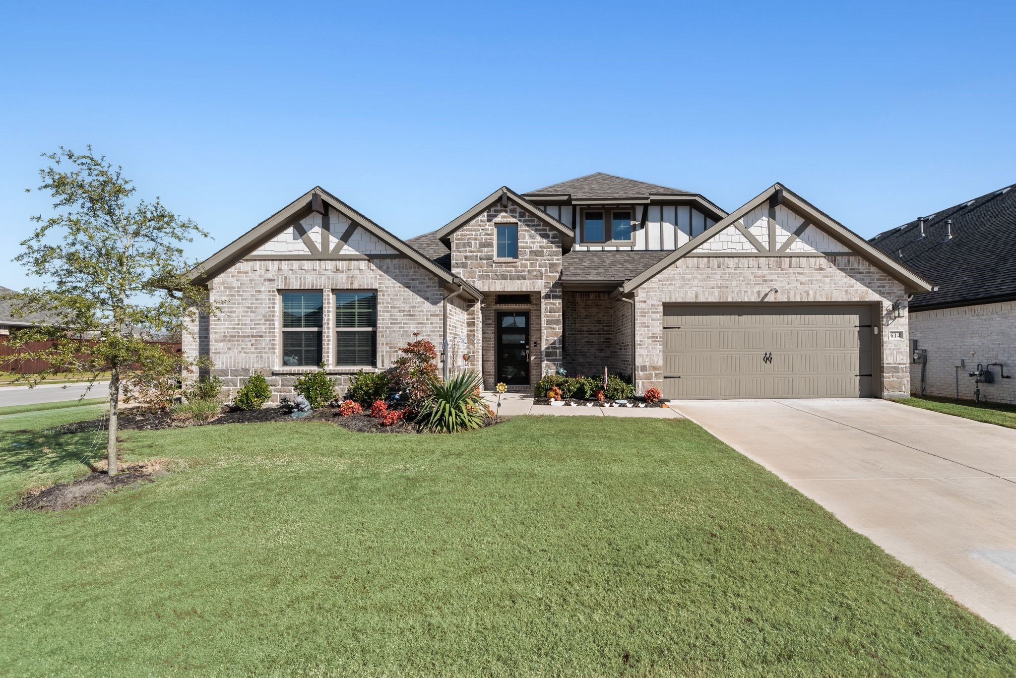 614 Creekview Lane