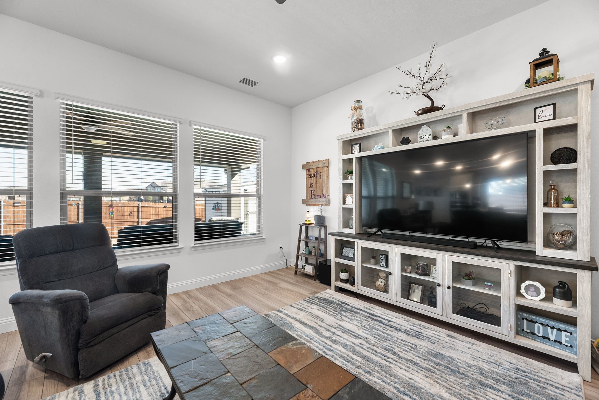 614 Creekview Lane