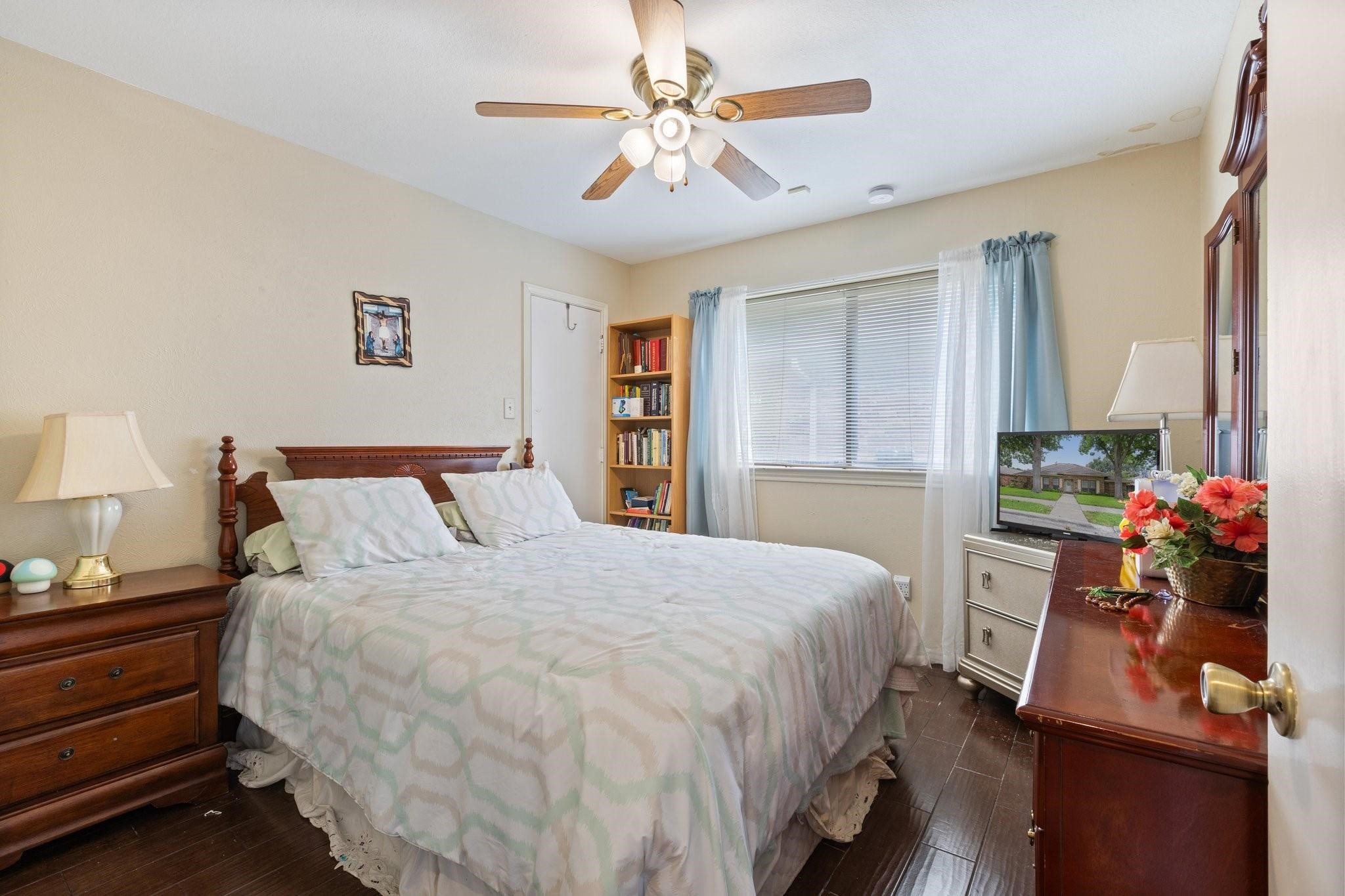 4525 Meadowview Drive