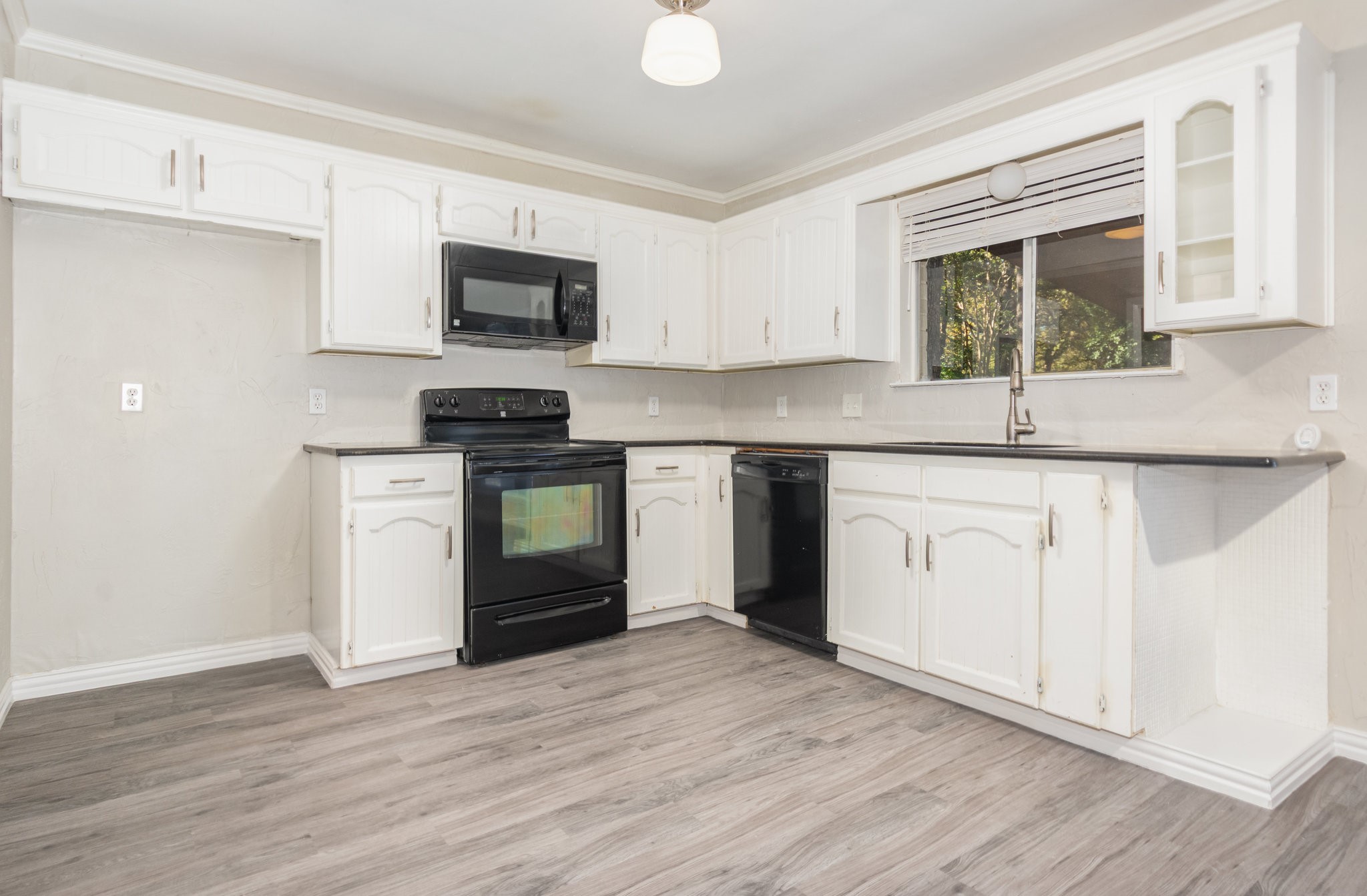 6813 Shadydale Drive