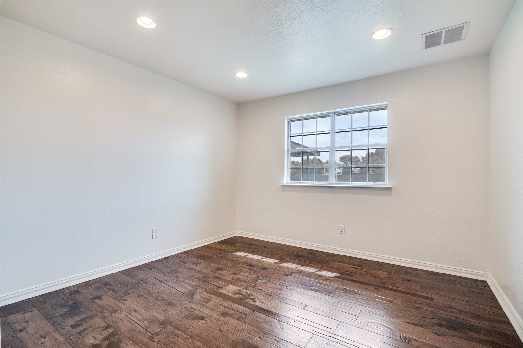 111 Hunters Glen Drive