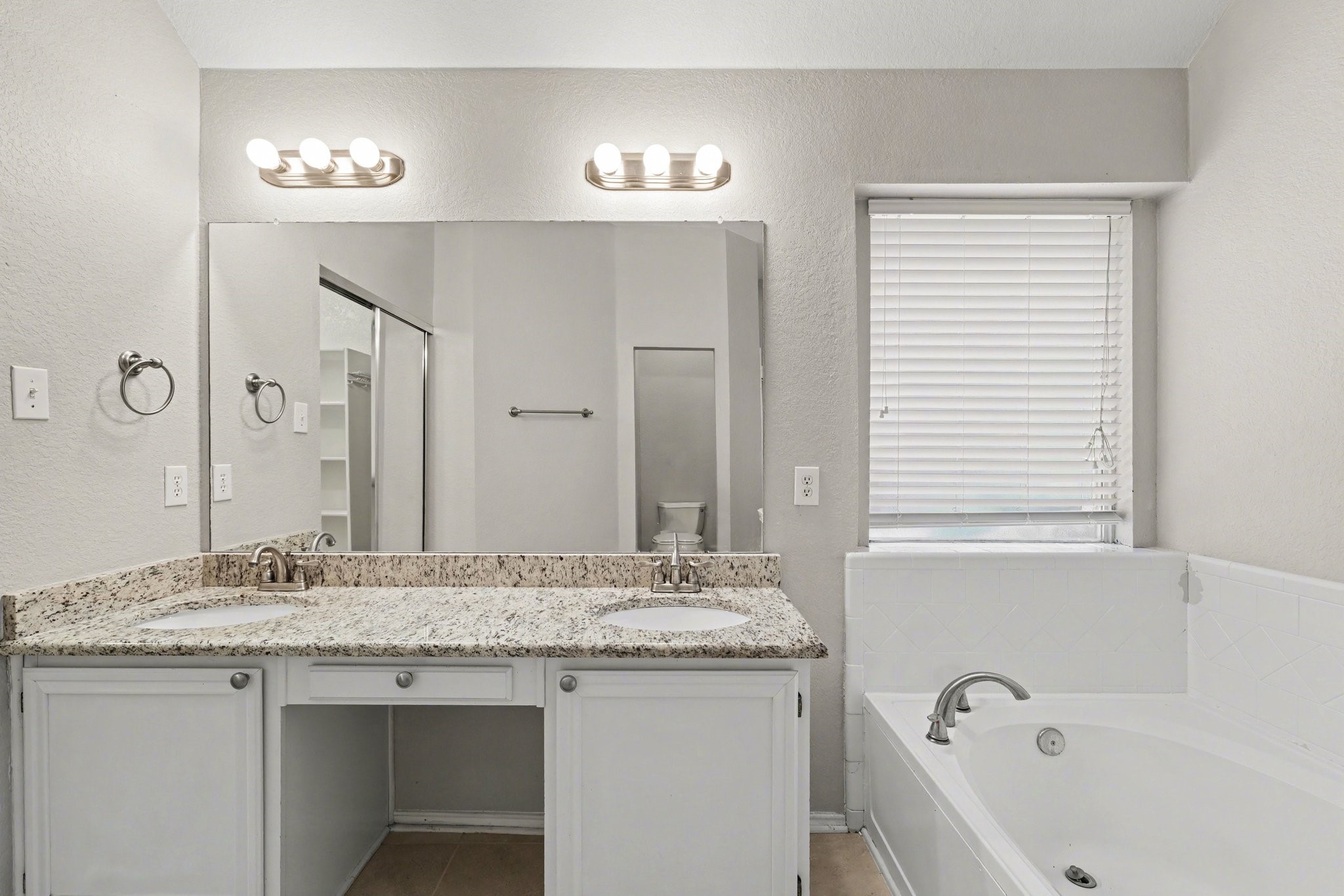 11816 Rocky Point Drive