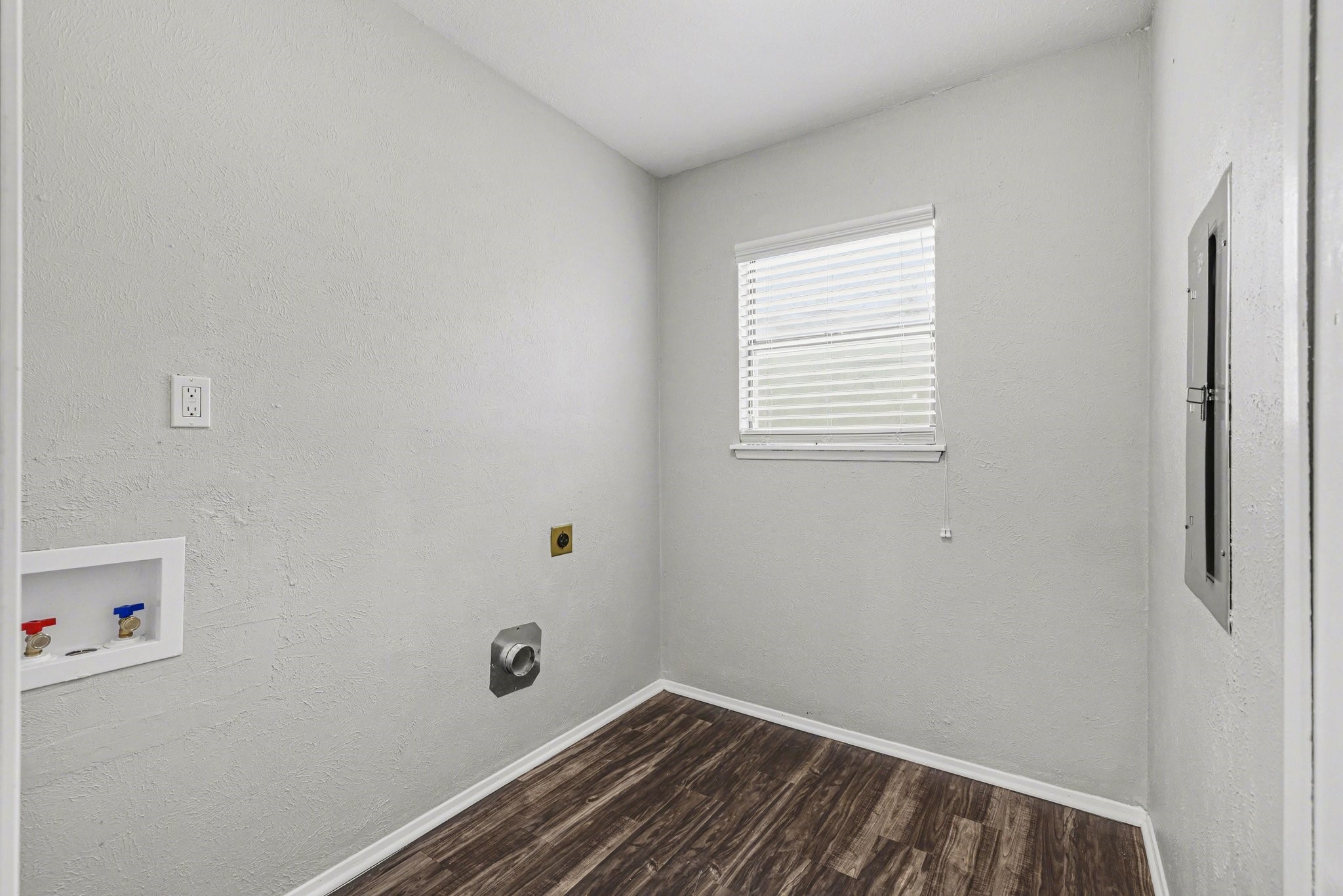 2312 Chinaberry Drive